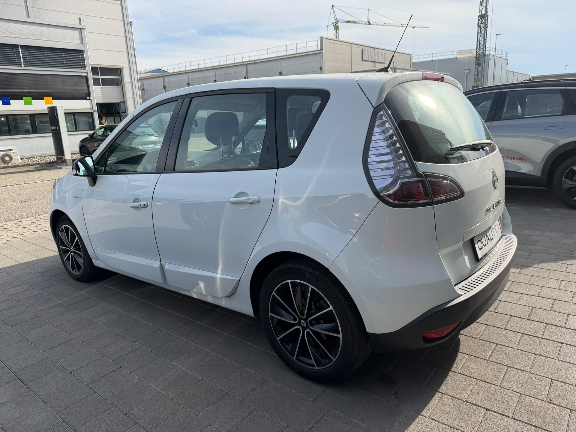 RENAULT Scénic 1.4 16V Turbo Expression-image-5