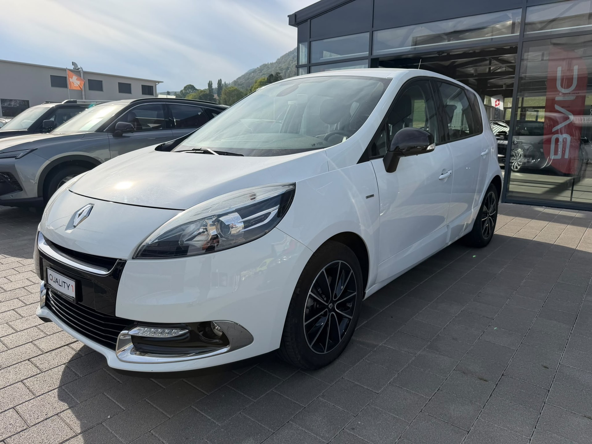 RENAULT Scénic 1.4 16V Turbo Expression-image-0