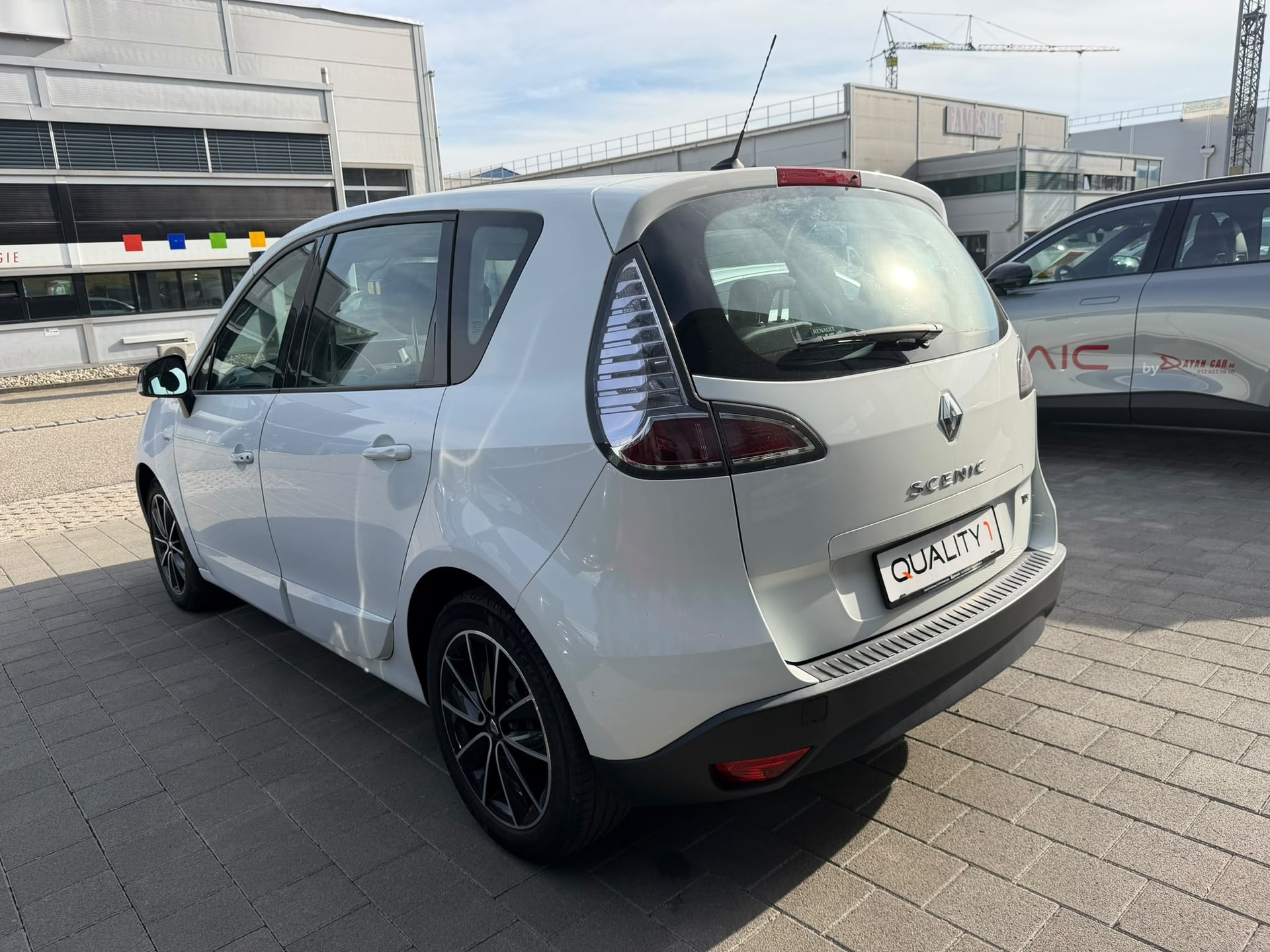 RENAULT Scénic 1.4 16V Turbo Expression-image-6