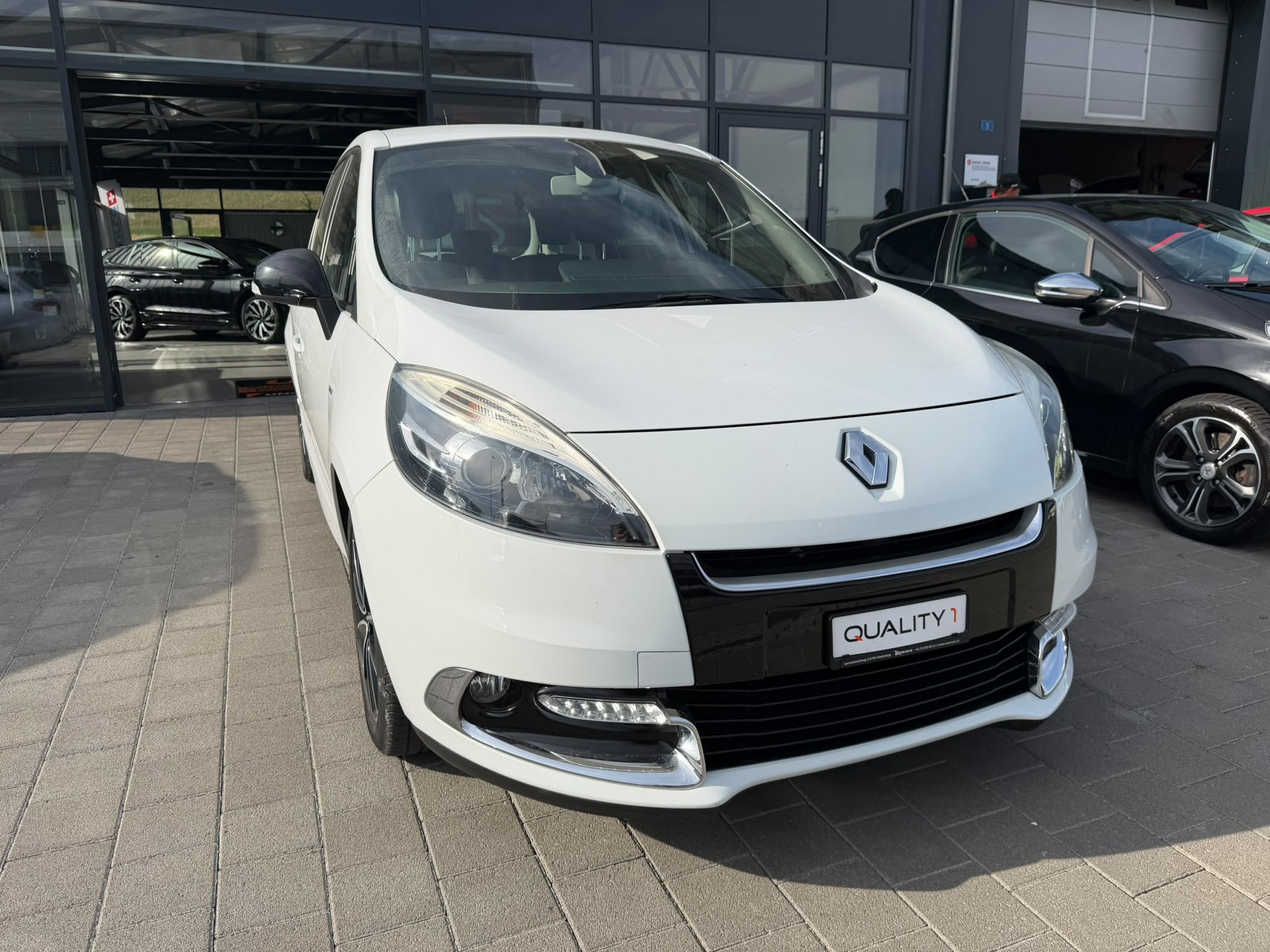 RENAULT Scénic 1.4 16V Turbo Expression-image-2