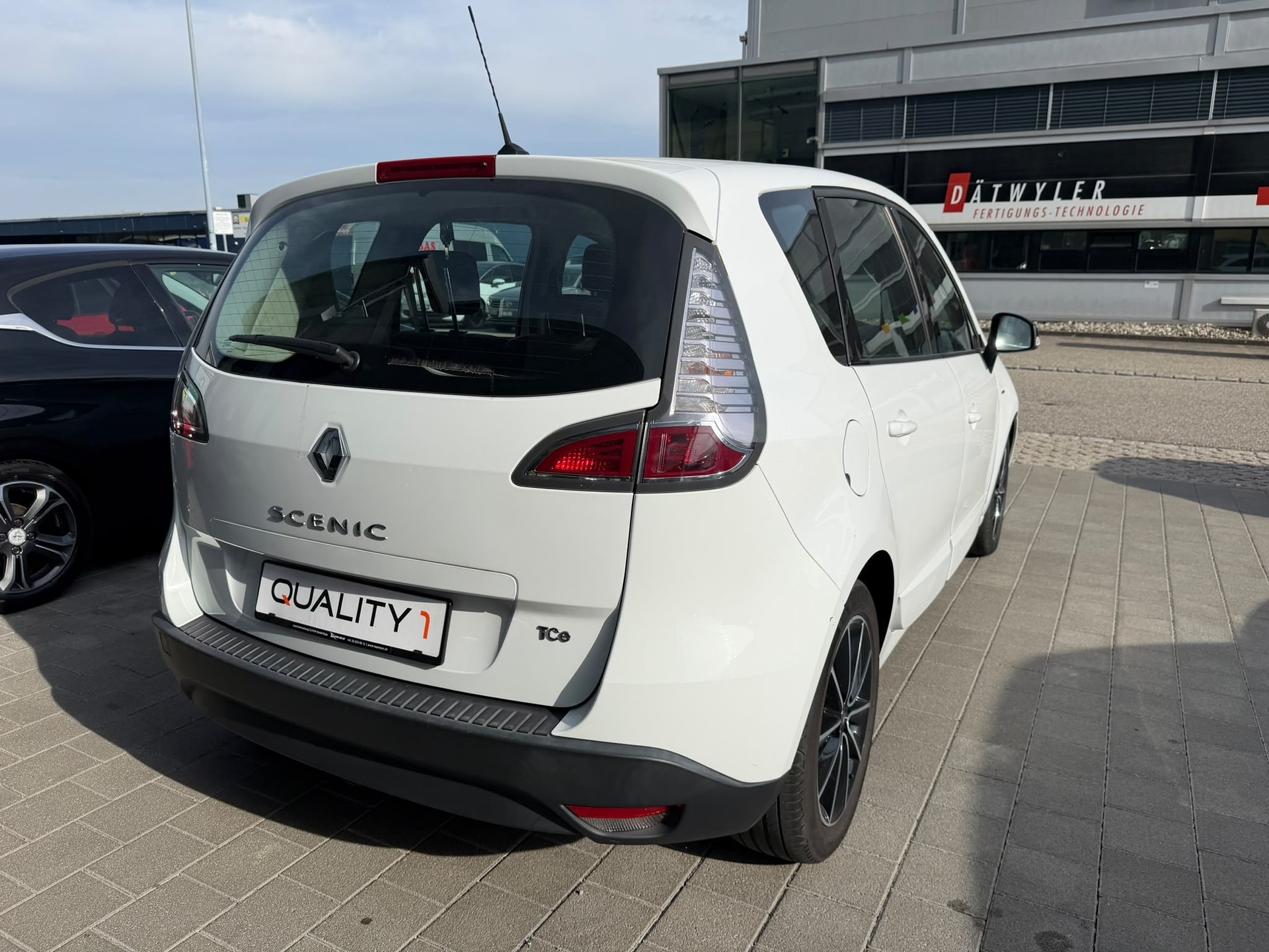 RENAULT Scénic 1.4 16V Turbo Expression-image-9