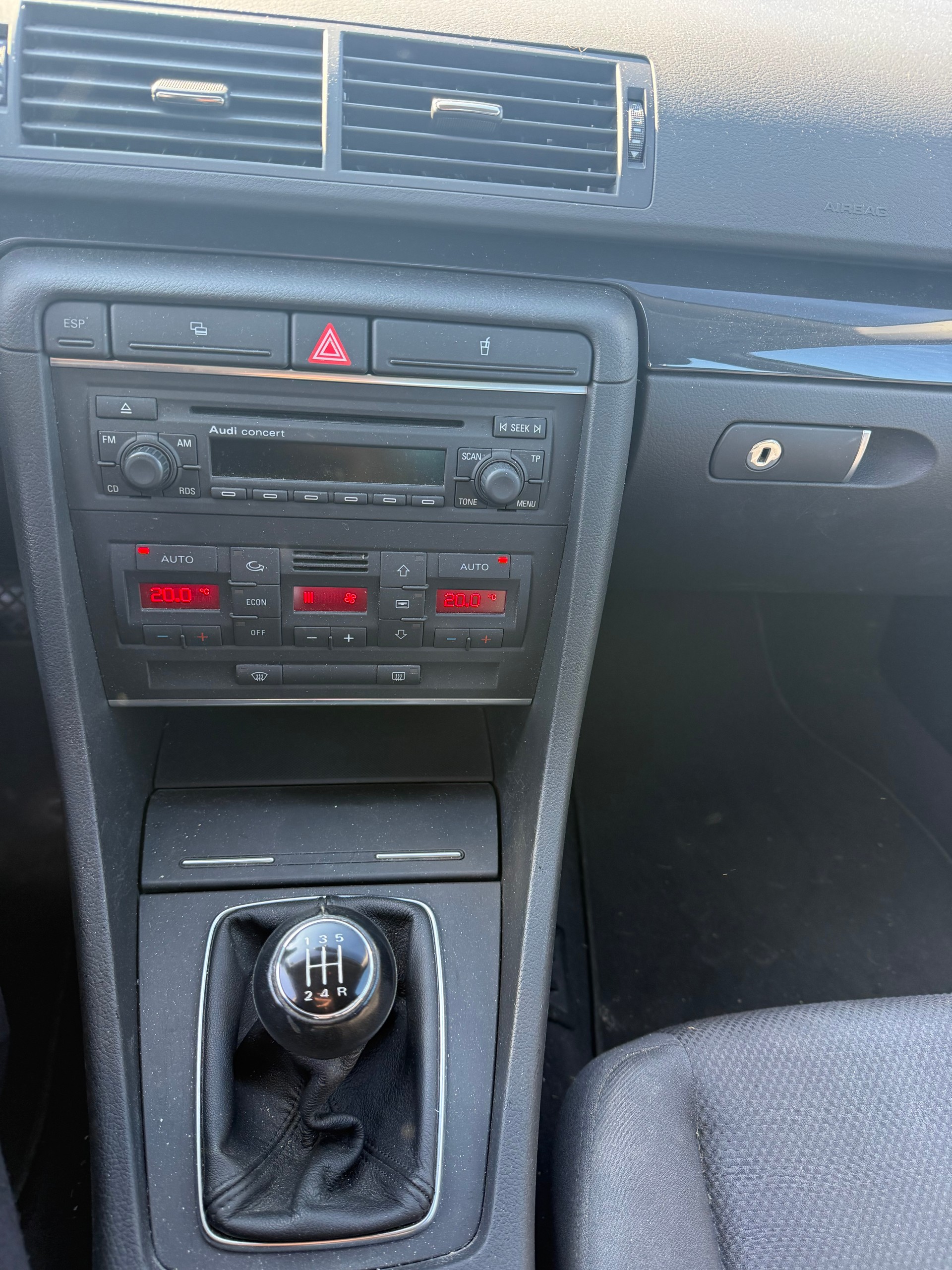 AUDI A4 2.0 FSI-image-6
