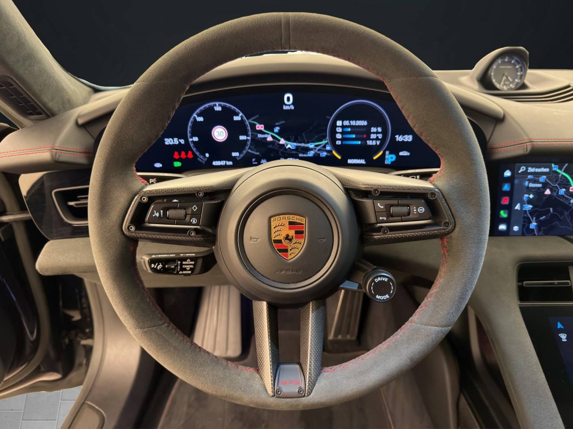 PORSCHE Taycan GTS Sport Turismo-image-12
