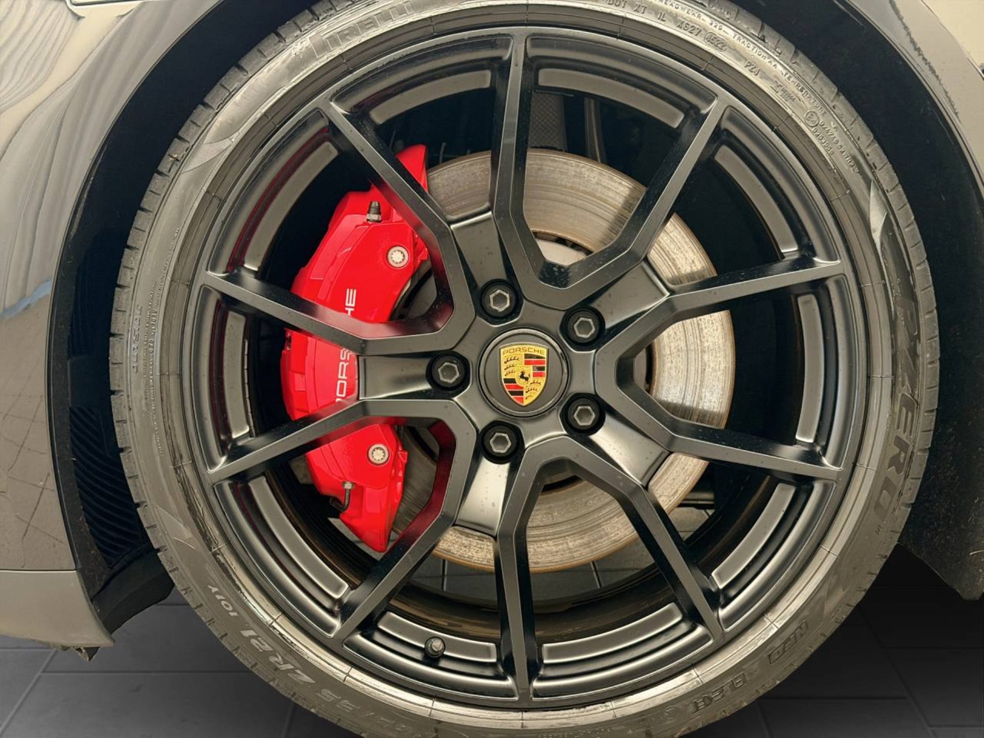PORSCHE Taycan GTS Sport Turismo-image-10