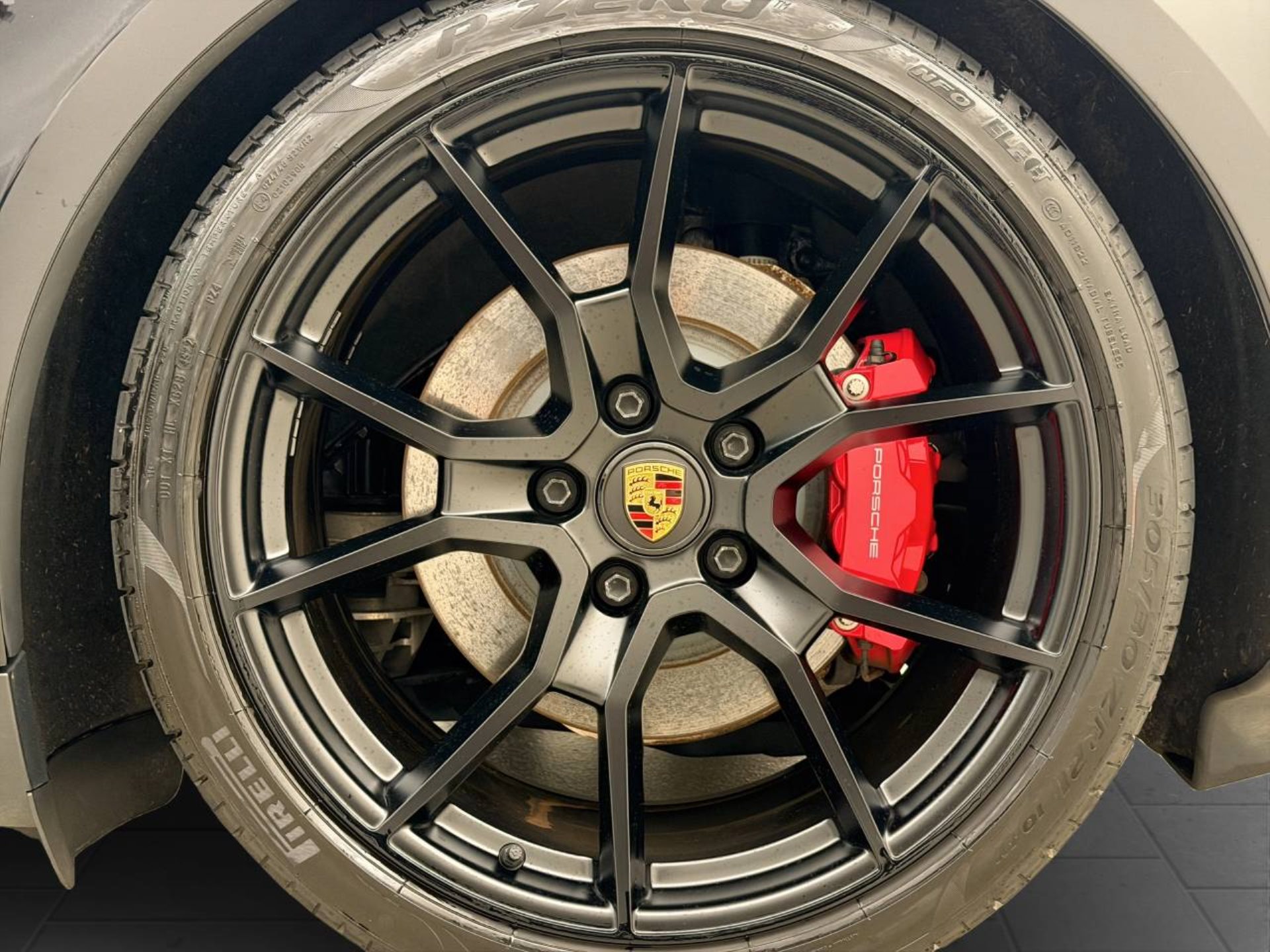 PORSCHE Taycan GTS Sport Turismo-image-11