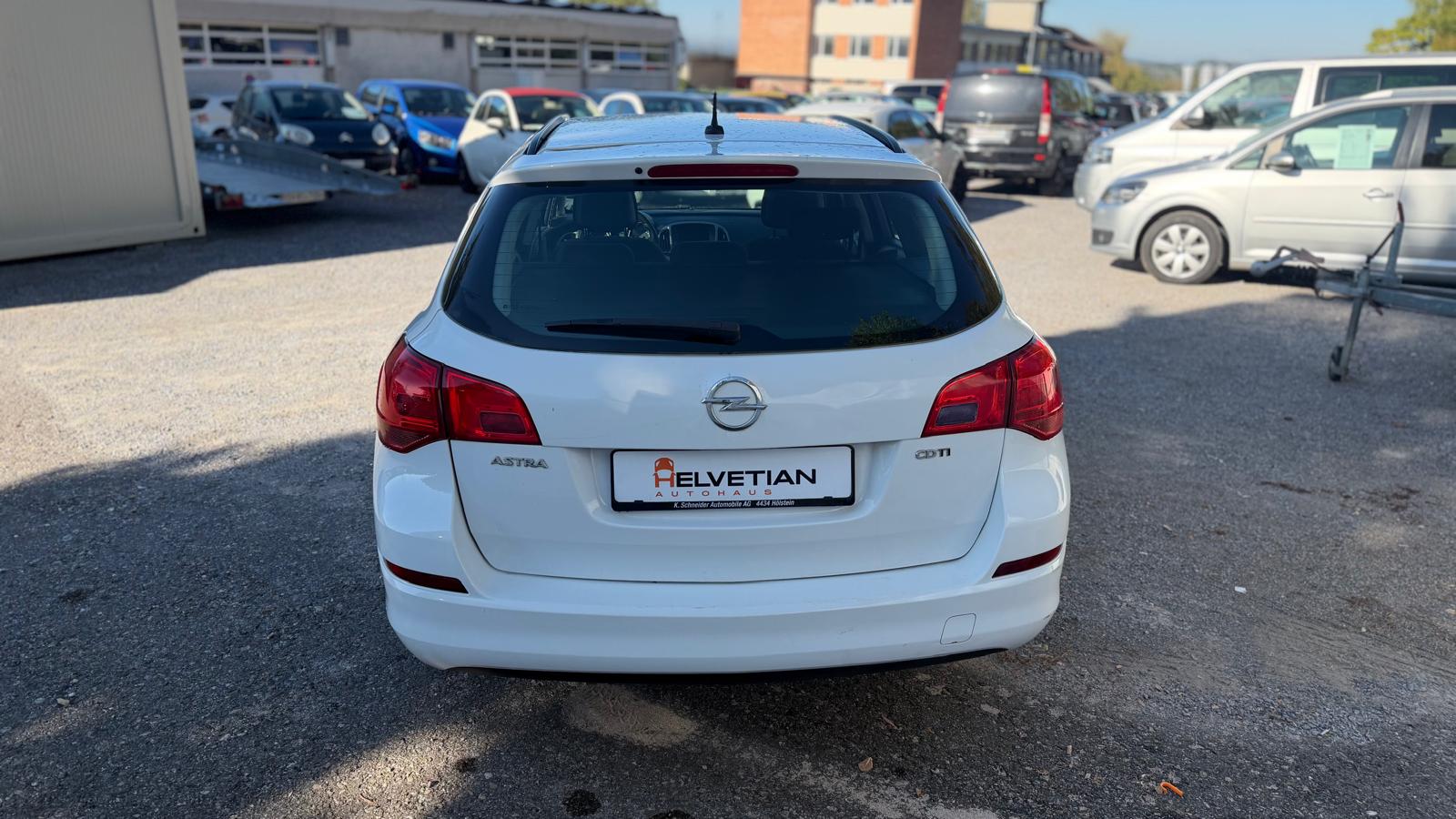 OPEL Astra SportsTourer 1.7 CDTi Cosmo-image-4