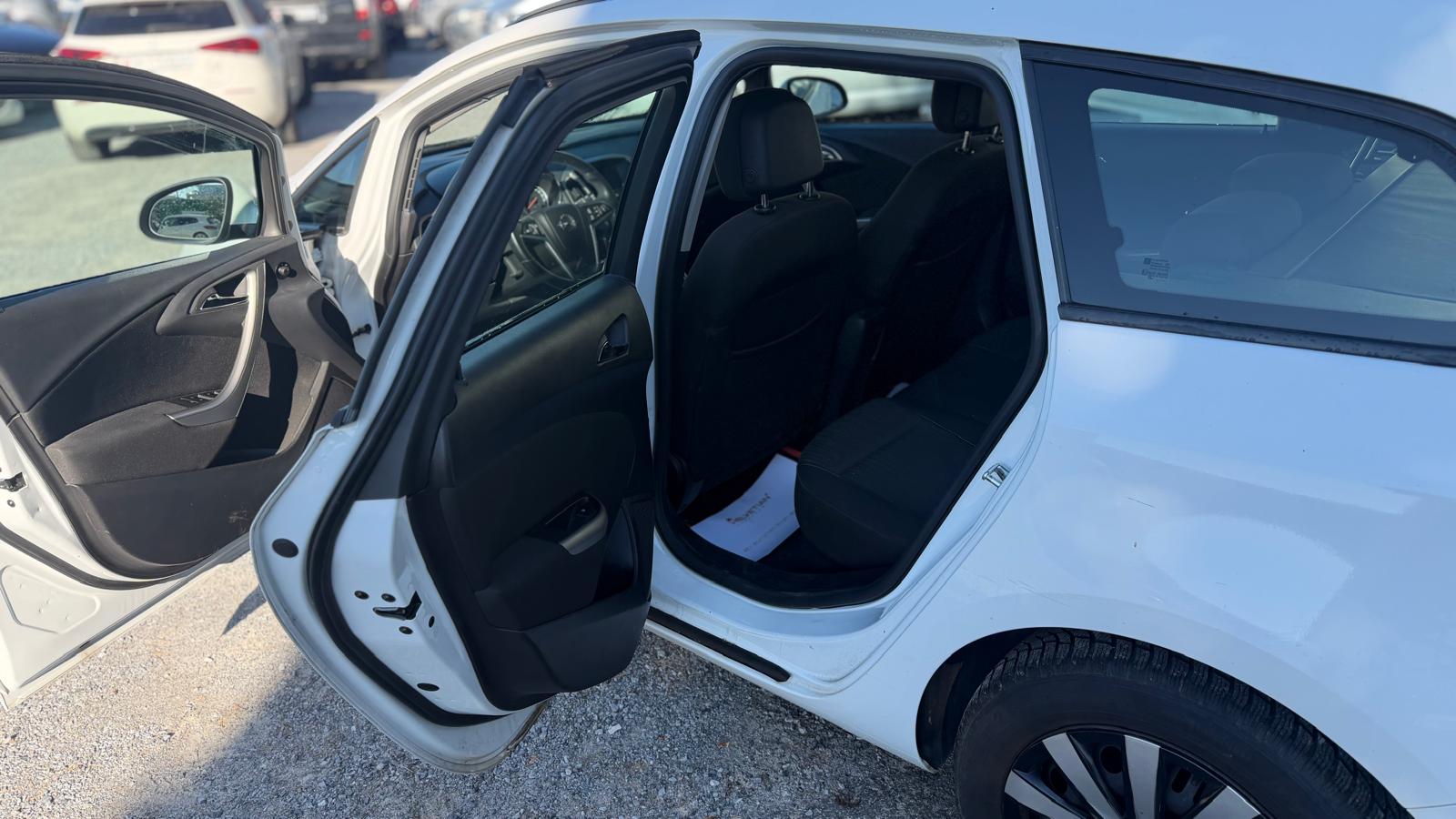 OPEL Astra SportsTourer 1.7 CDTi Cosmo-image-10