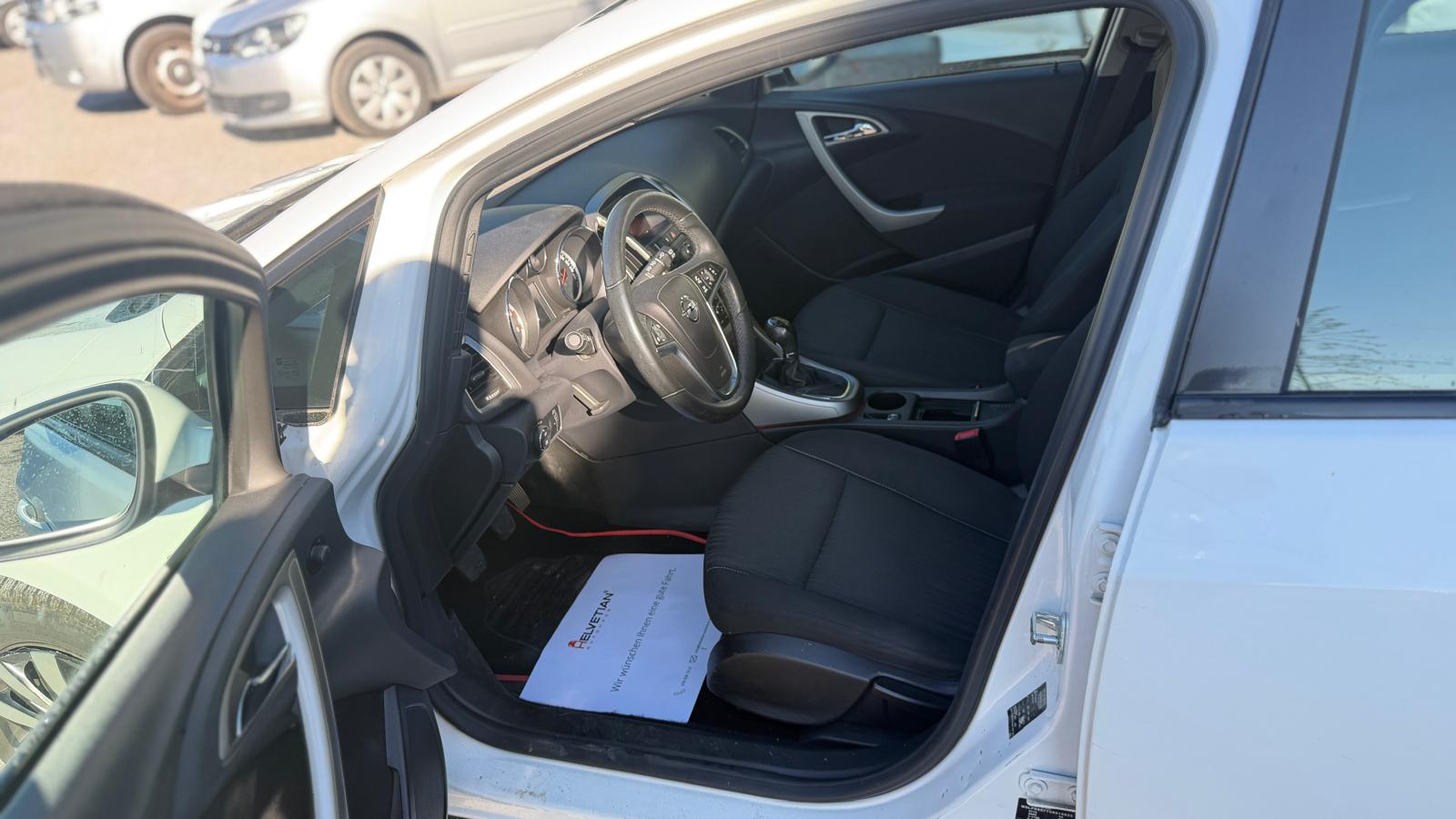 OPEL Astra SportsTourer 1.7 CDTi Cosmo-image-9