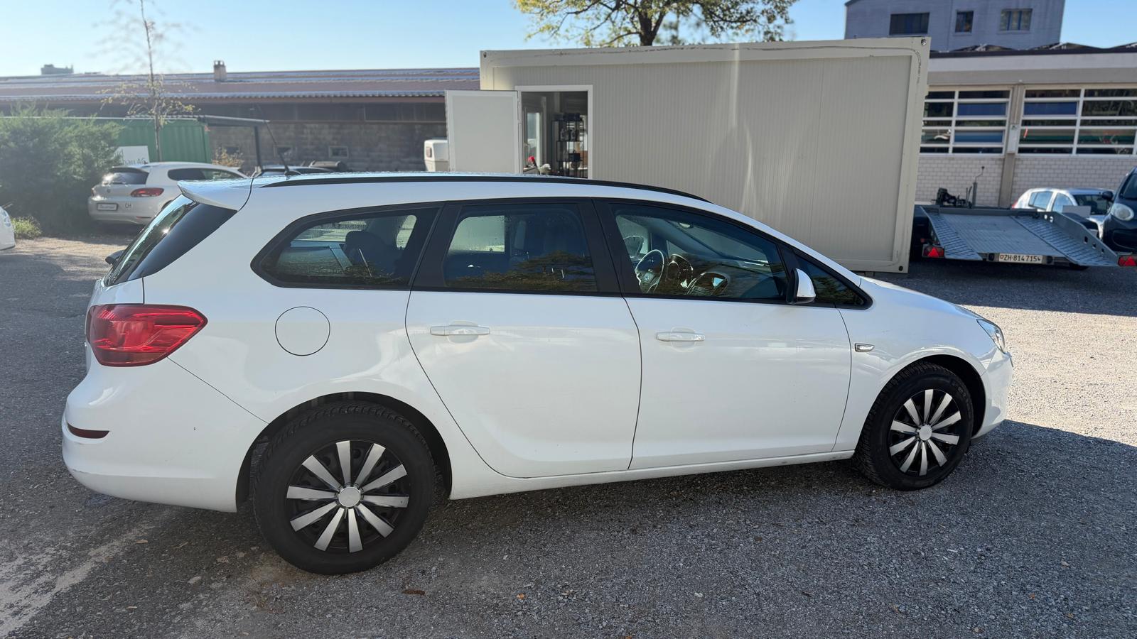 OPEL Astra SportsTourer 1.7 CDTi Cosmo-image-6