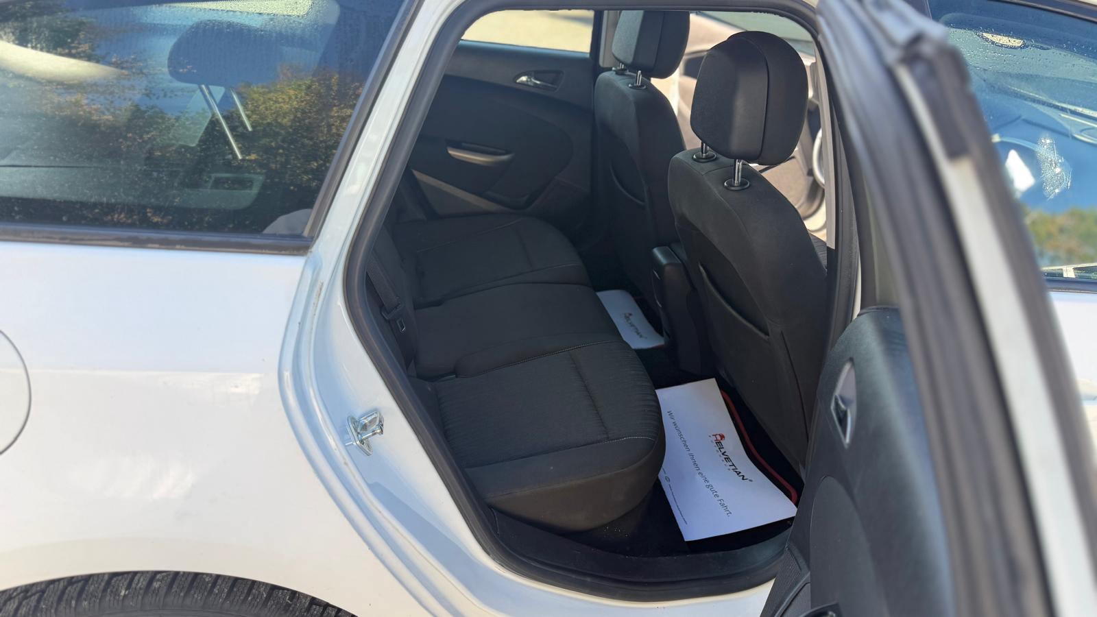 OPEL Astra SportsTourer 1.7 CDTi Cosmo-image-14