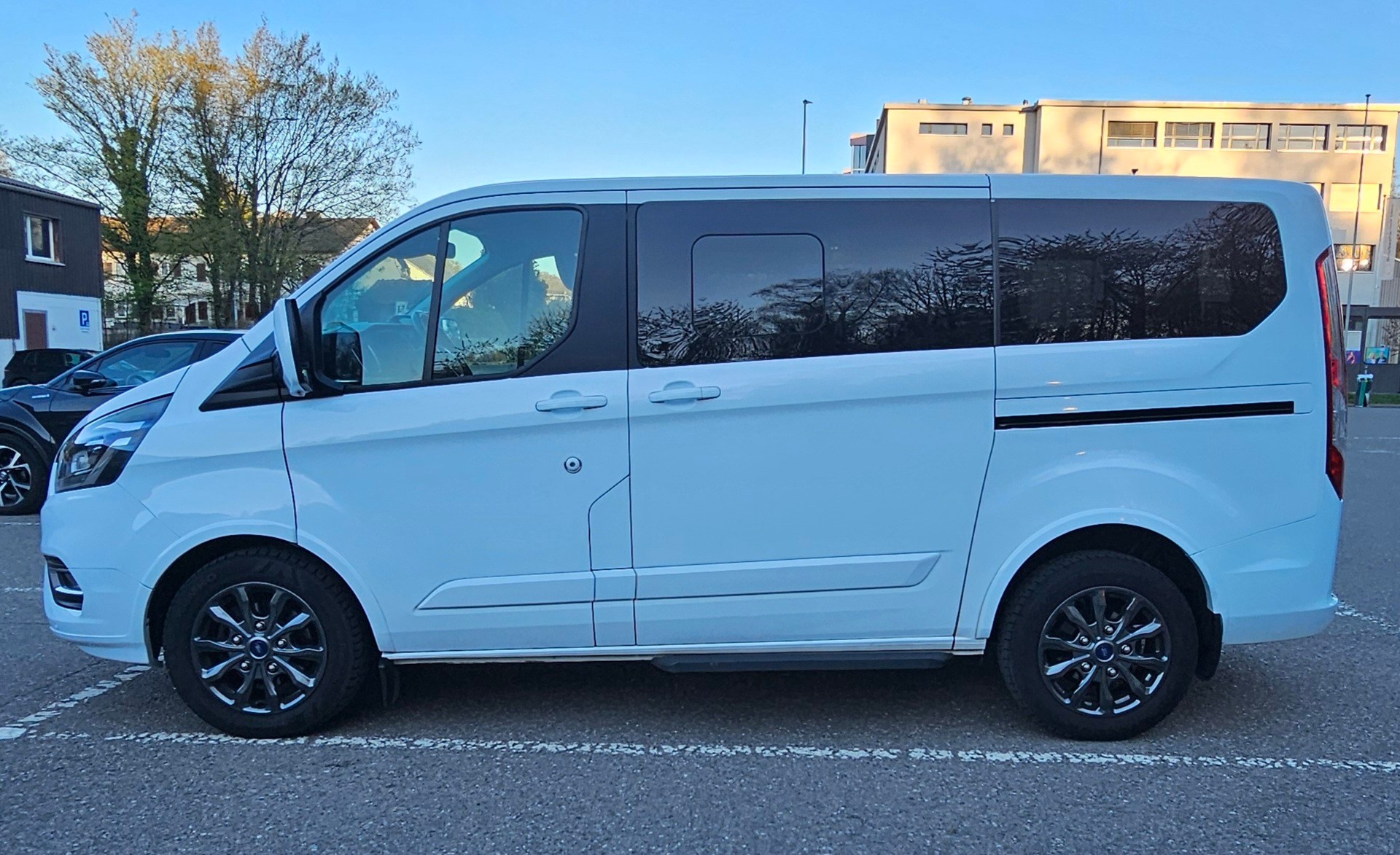 FORD Ford Tourneo Custom 320 L1H1 Titanium X-image-2