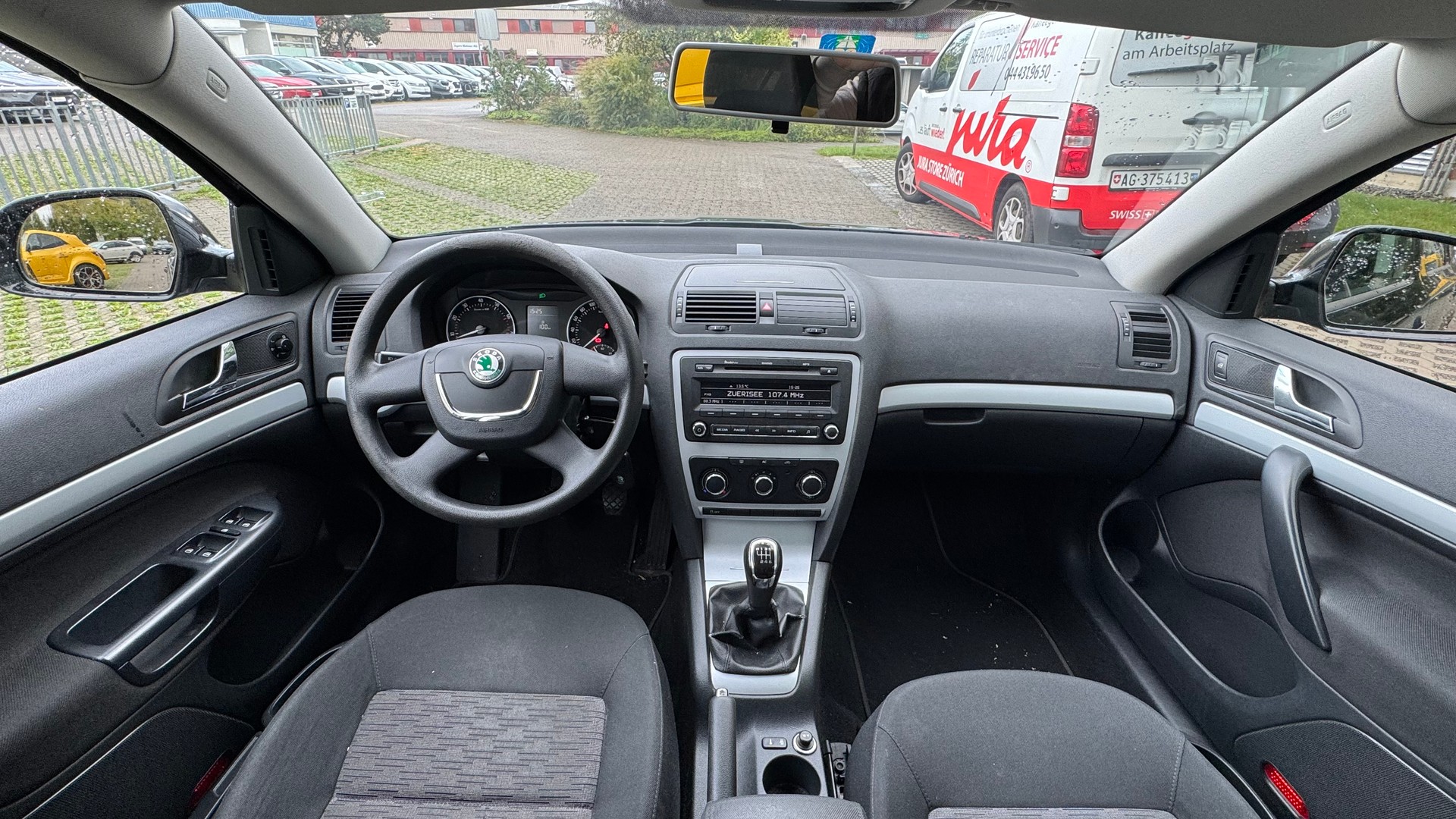SKODA Octavia Combi 1.4 TSI Ambiente-image-6