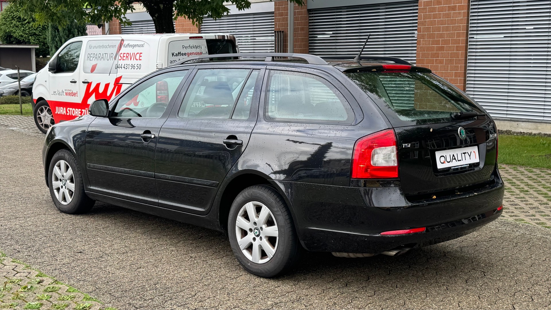 SKODA Octavia Combi 1.4 TSI Ambiente-image-4