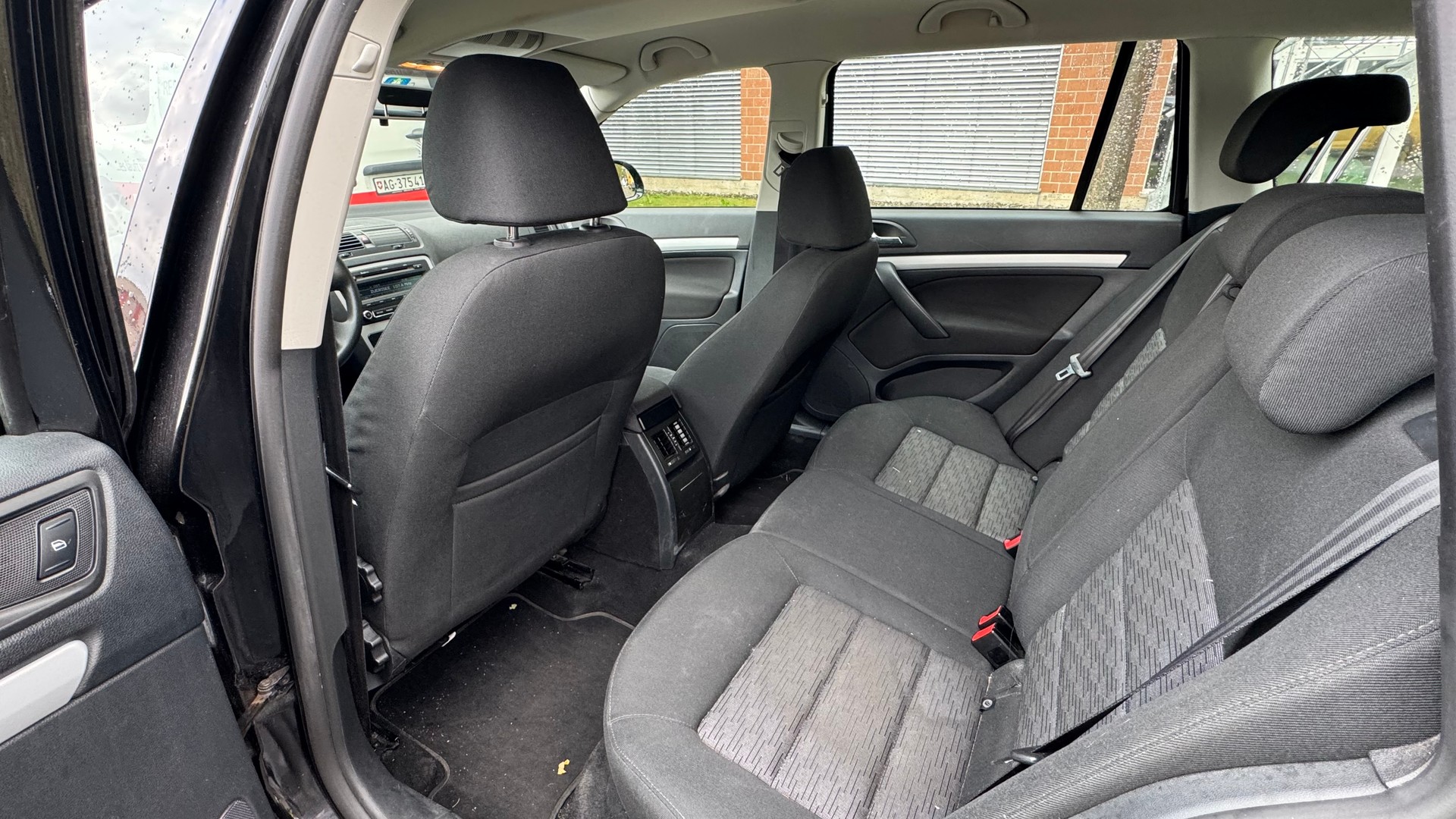 SKODA Octavia Combi 1.4 TSI Ambiente-image-7