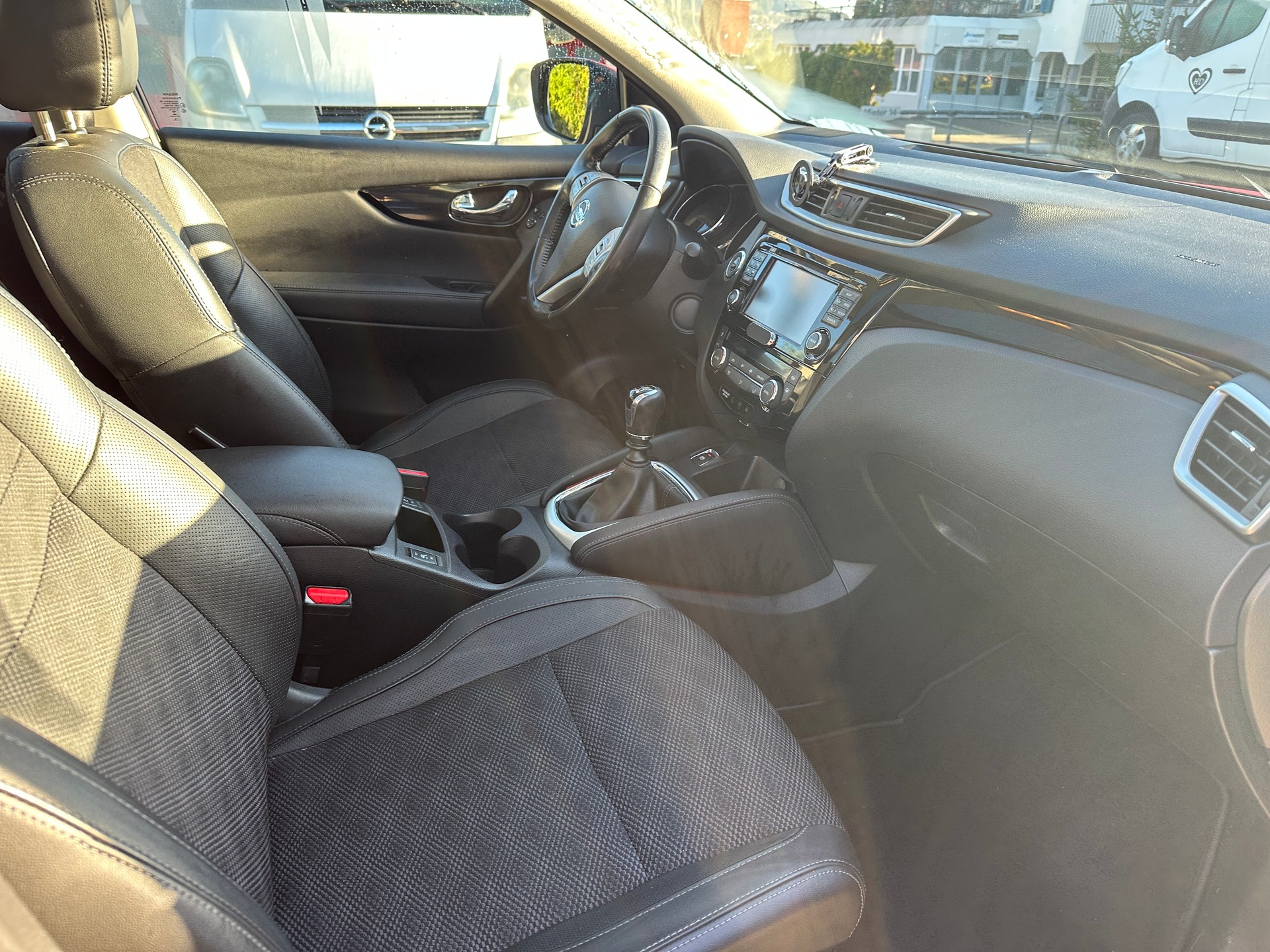 NISSAN Qashqai 1.6 DIG-T tekna-image-9