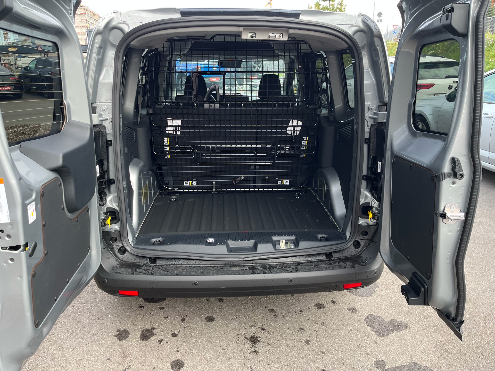 FORD Transit Courier Van 1.0 EcoBoost Trend Automat-image-9