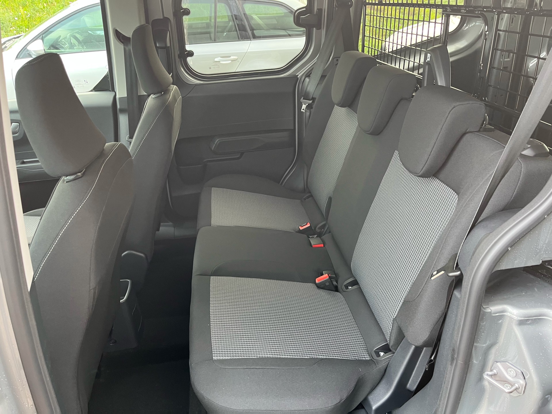 FORD Transit Courier Van 1.0 EcoBoost Trend Automat-image-7