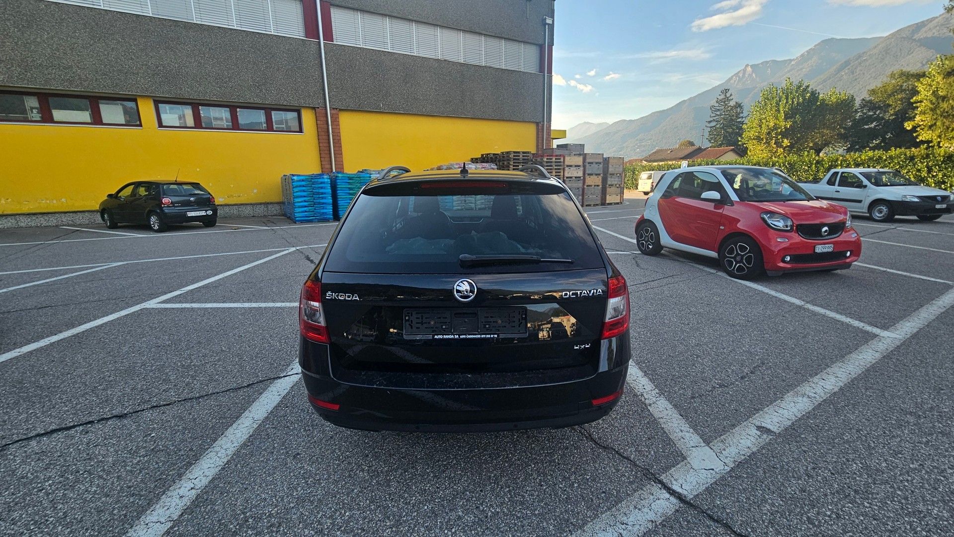 SKODA Octavia Combi 2.0 TDI Ambition 4x4 DSG-image-4