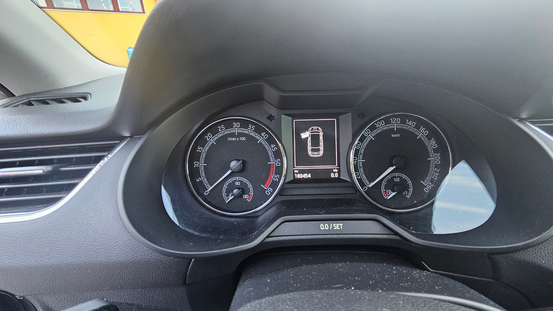 SKODA Octavia Combi 2.0 TDI Ambition 4x4 DSG-image-8