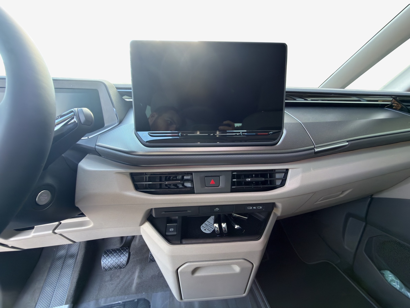 VW California 2.0 TDI Beach Tour Liberty-image-10