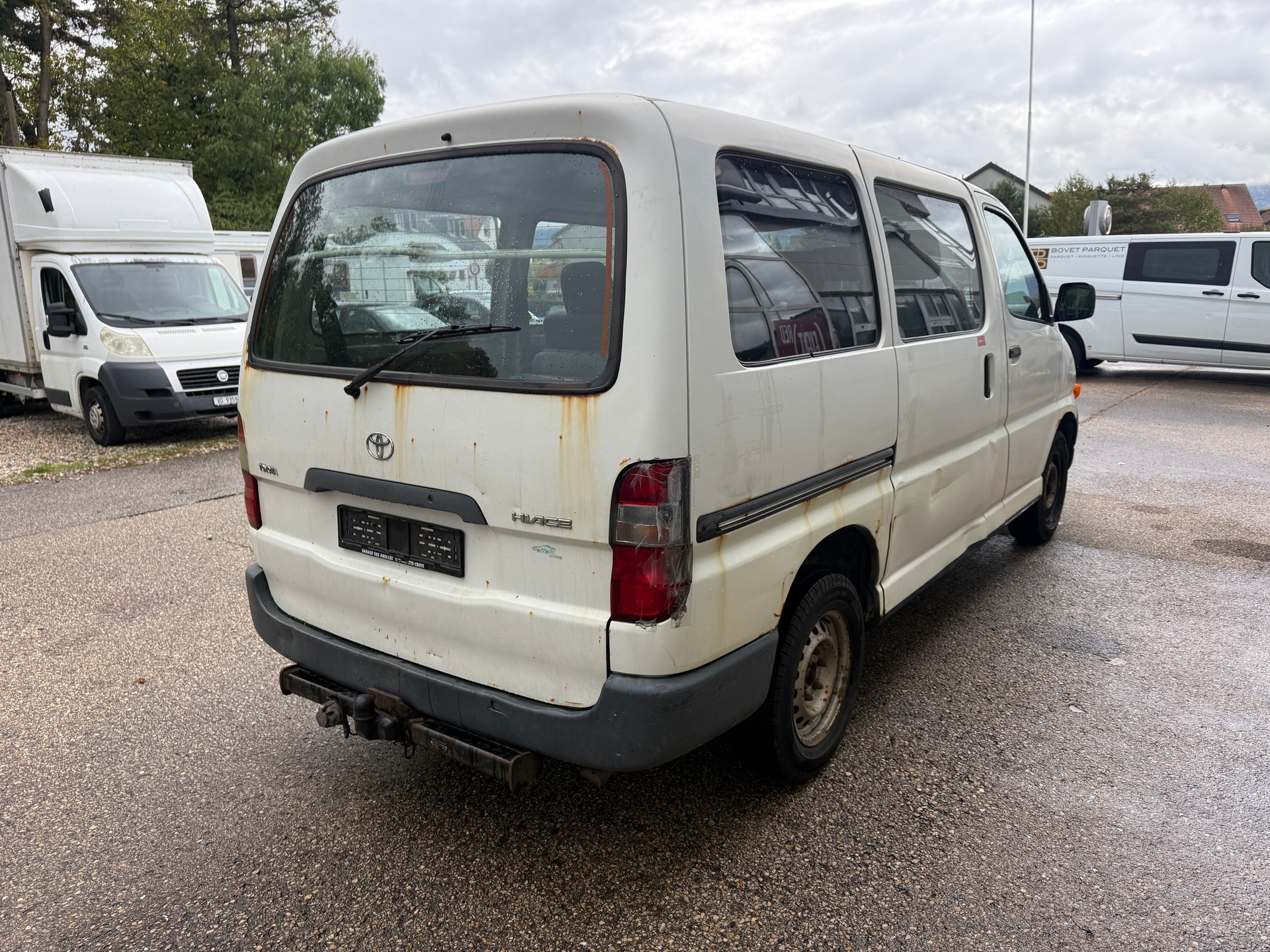 TOYOTA Hiace D-4D A/T-showroom-element-1