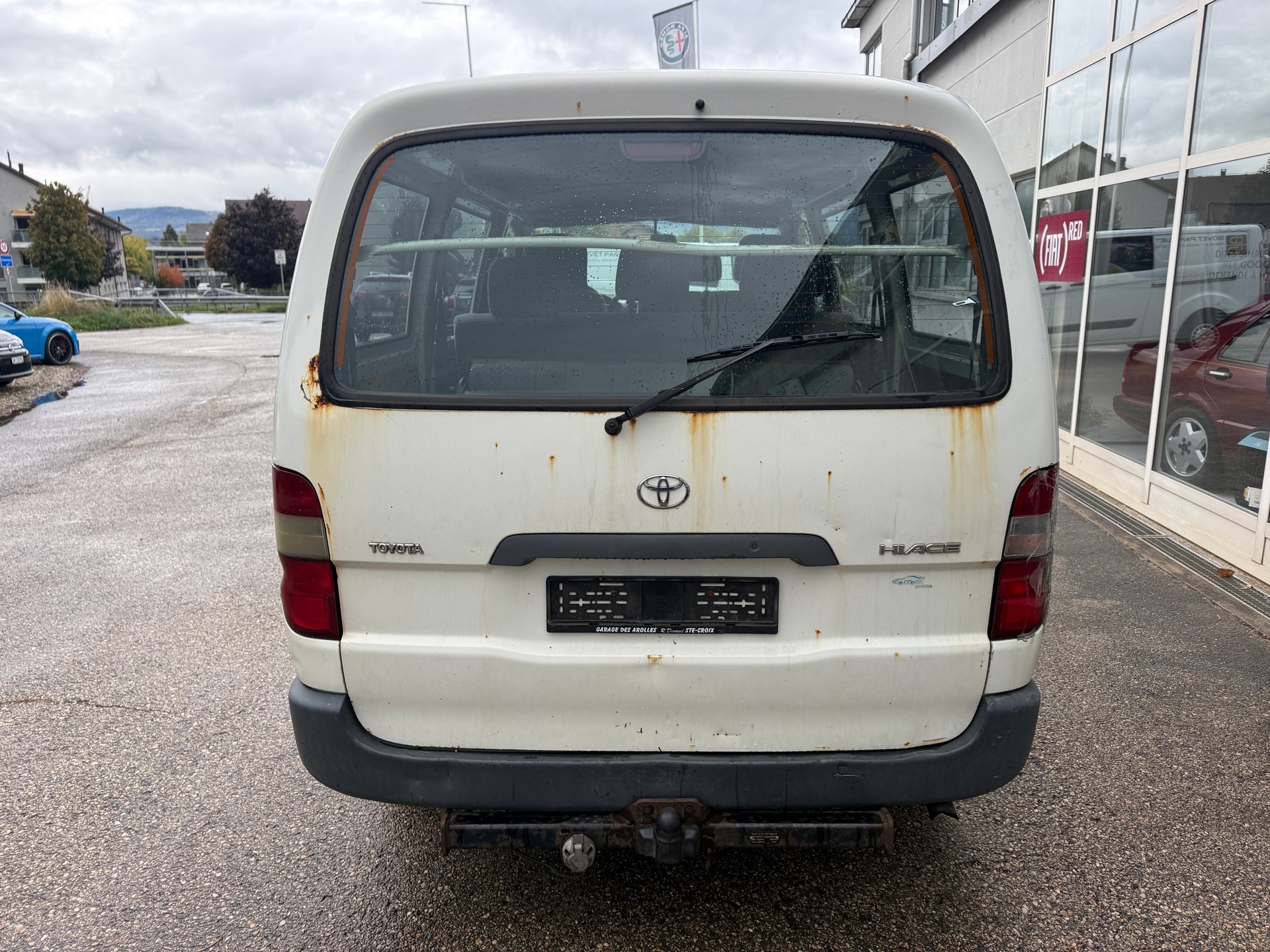 TOYOTA Hiace D-4D A/T-showroom-element-2