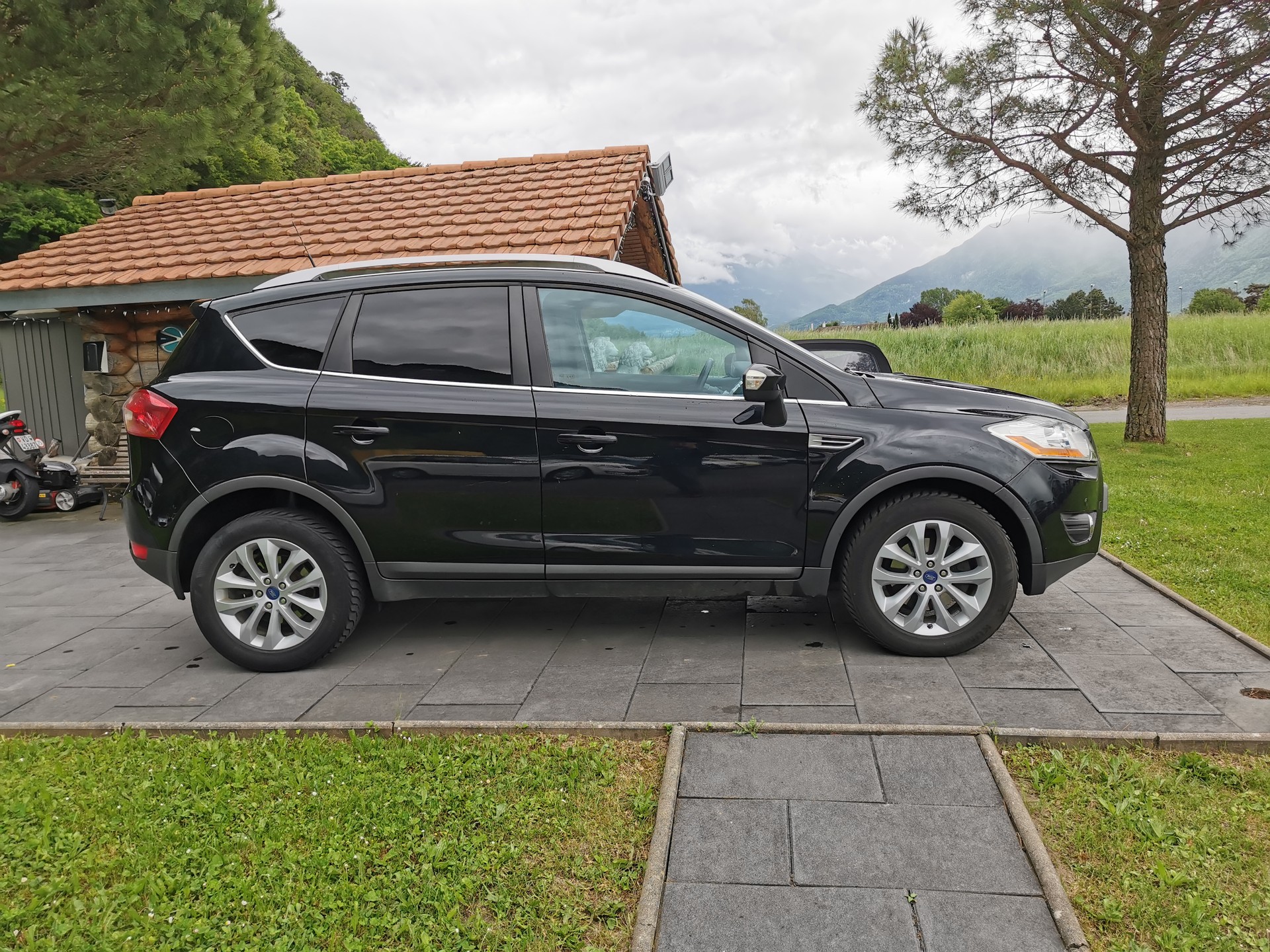 FORD Kuga 2.5 Turbo Carving 4WD-image-9