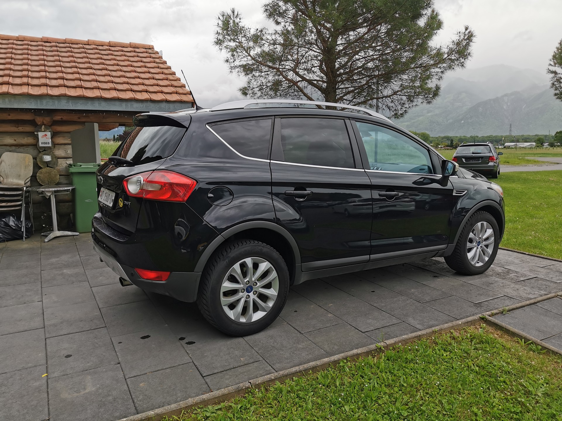 FORD Kuga 2.5 Turbo Carving 4WD-image-4