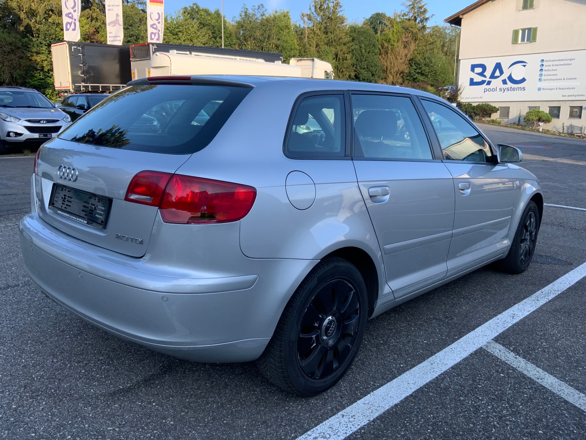 AUDI A3 Sportback 2.0 TDI Ambition-image-3