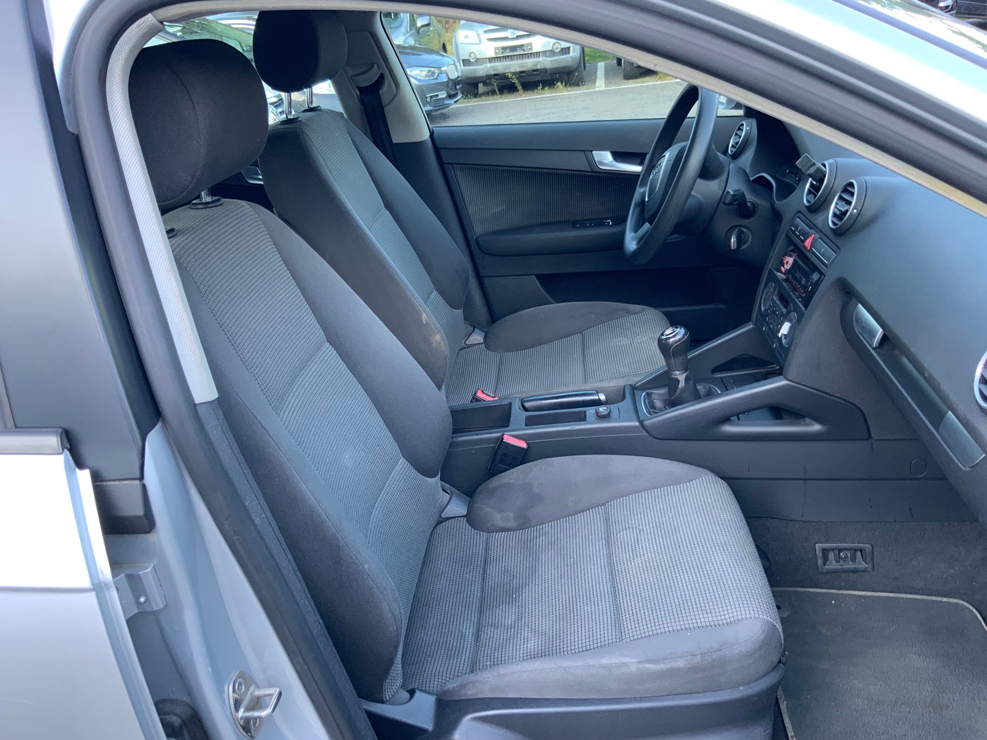 AUDI A3 Sportback 2.0 TDI Ambition-image-10