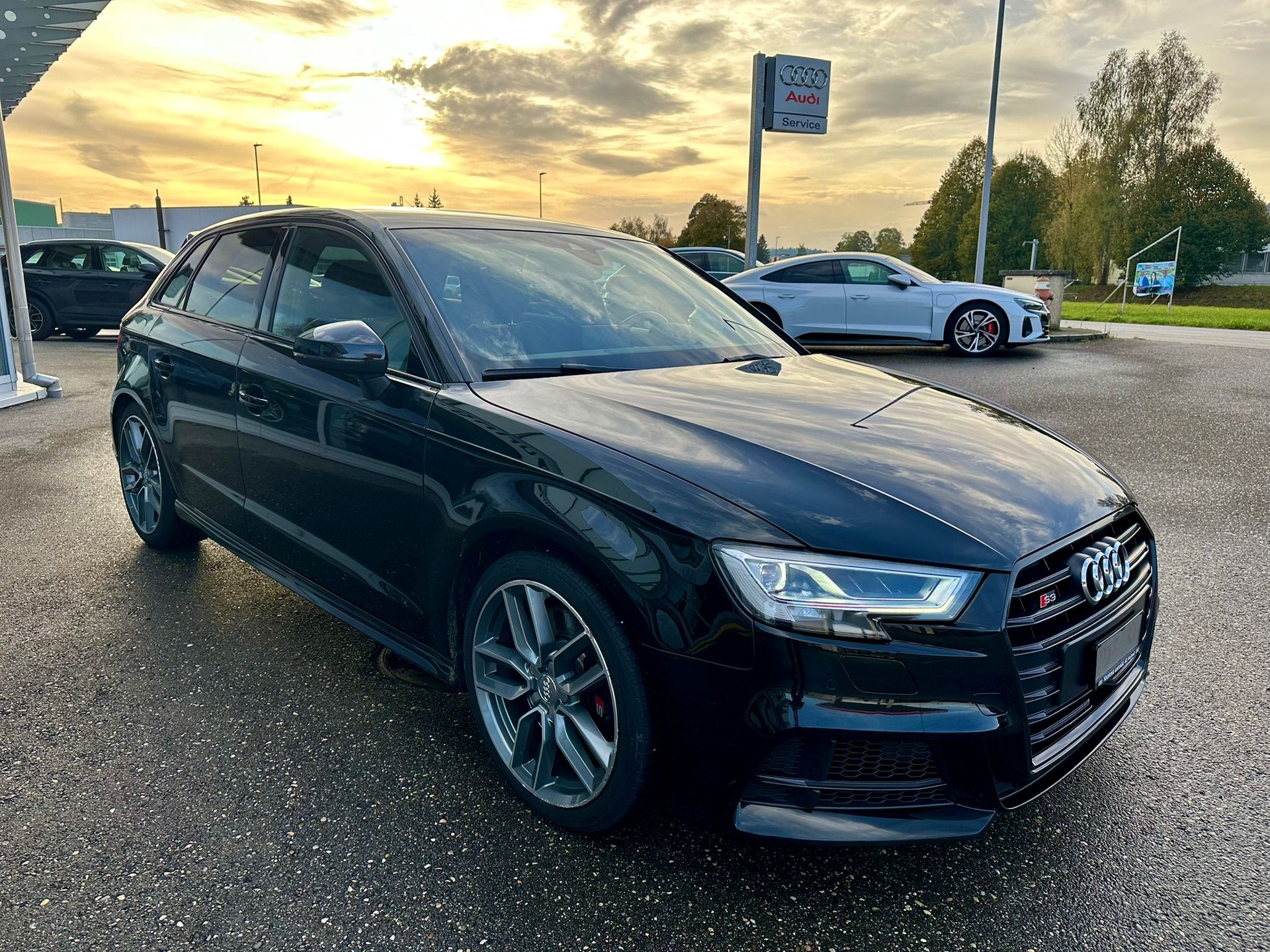AUDI S3 Sportback 2.0 TFSI quattro-image-6
