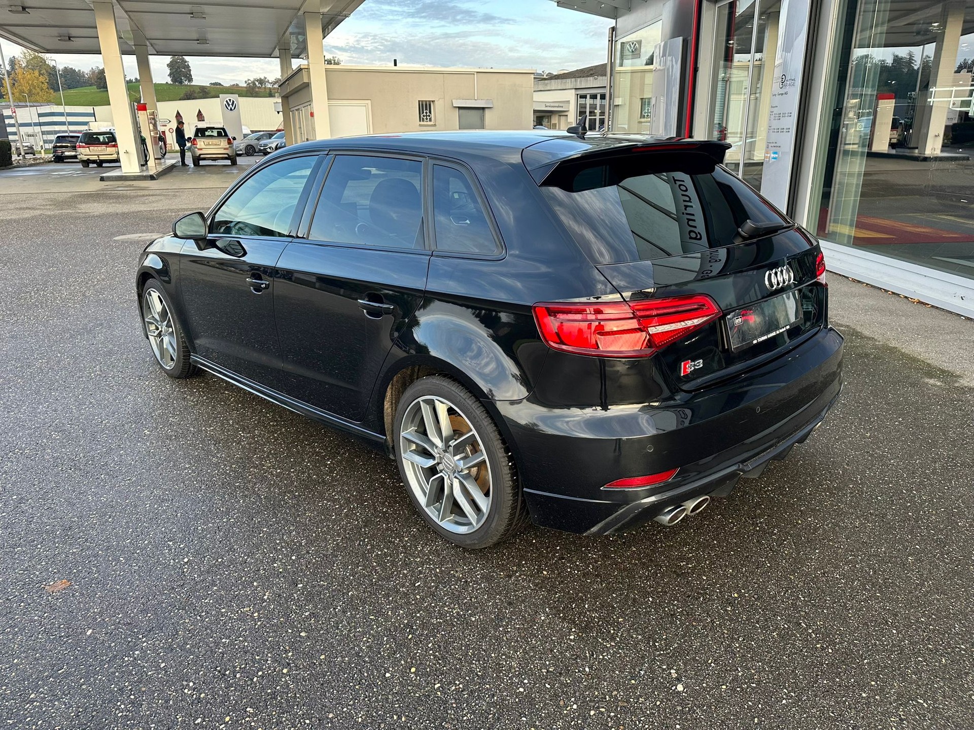 AUDI S3 Sportback 2.0 TFSI quattro-image-2