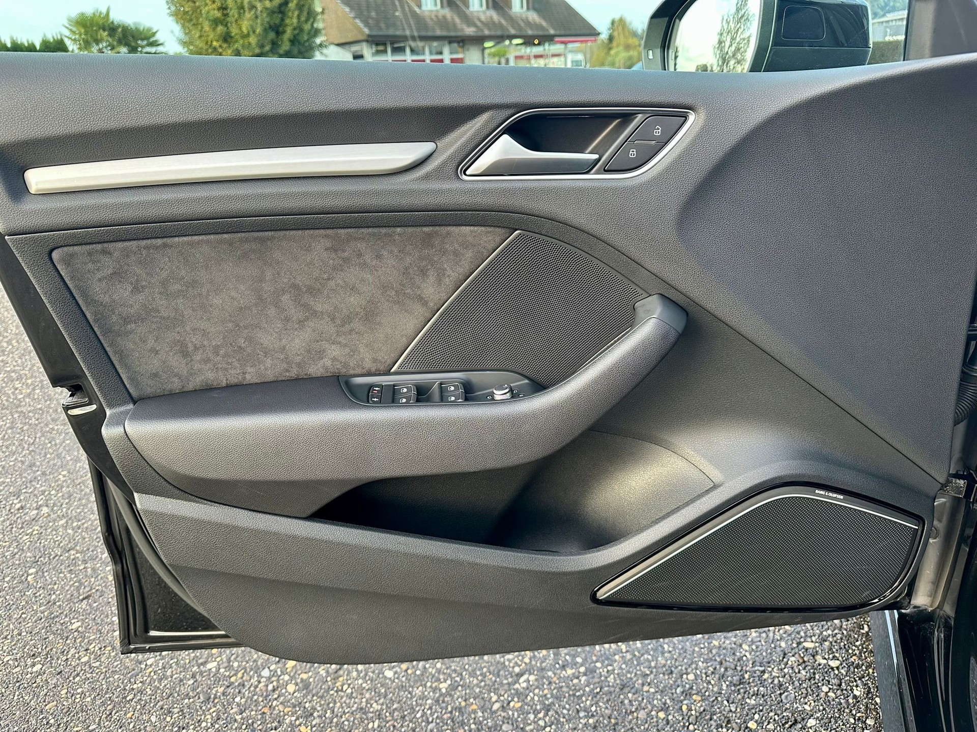 AUDI S3 Sportback 2.0 TFSI quattro-image-11