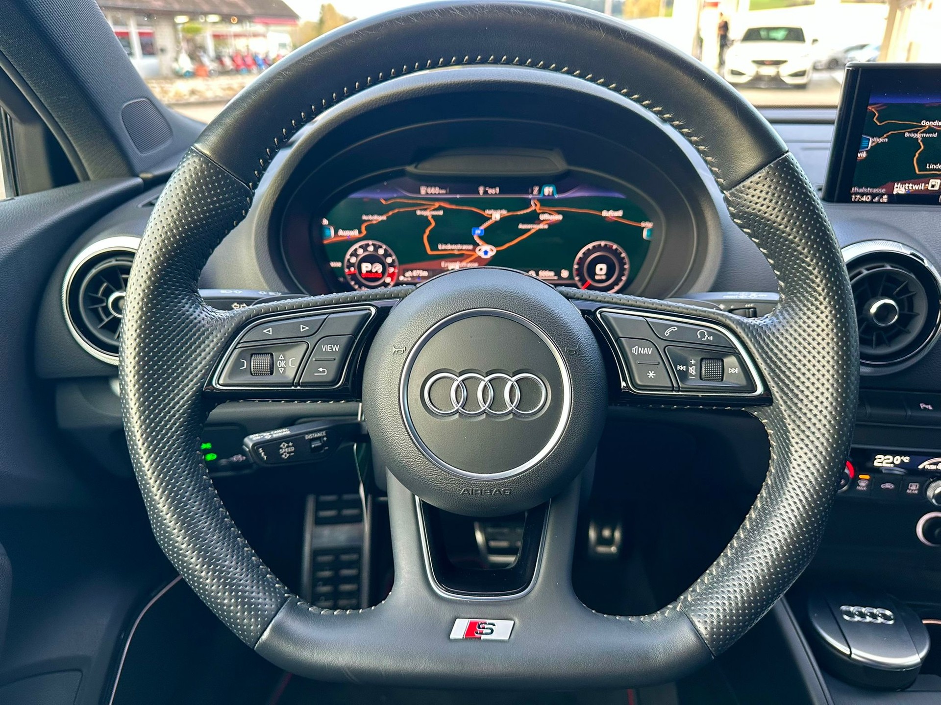 AUDI S3 Sportback 2.0 TFSI quattro-image-15