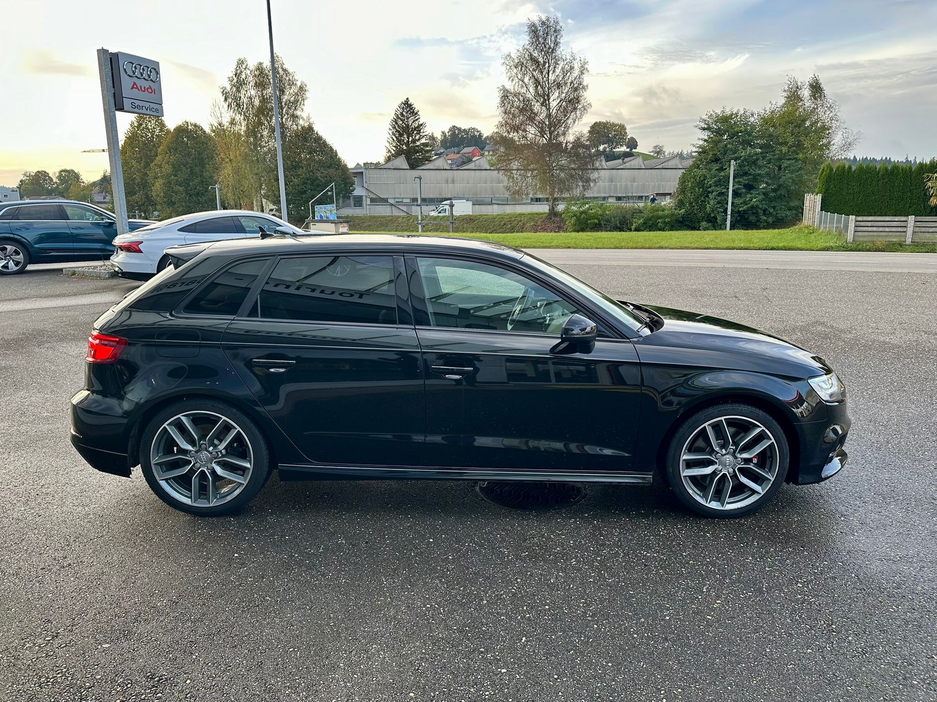 AUDI S3 Sportback 2.0 TFSI quattro-image-5