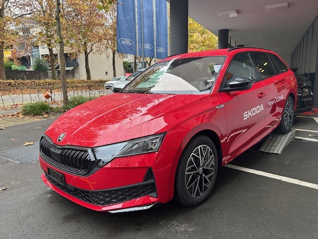 SKODA Octavia Combi 1.5 TSI mHEV DSG Sport Line-image-3
