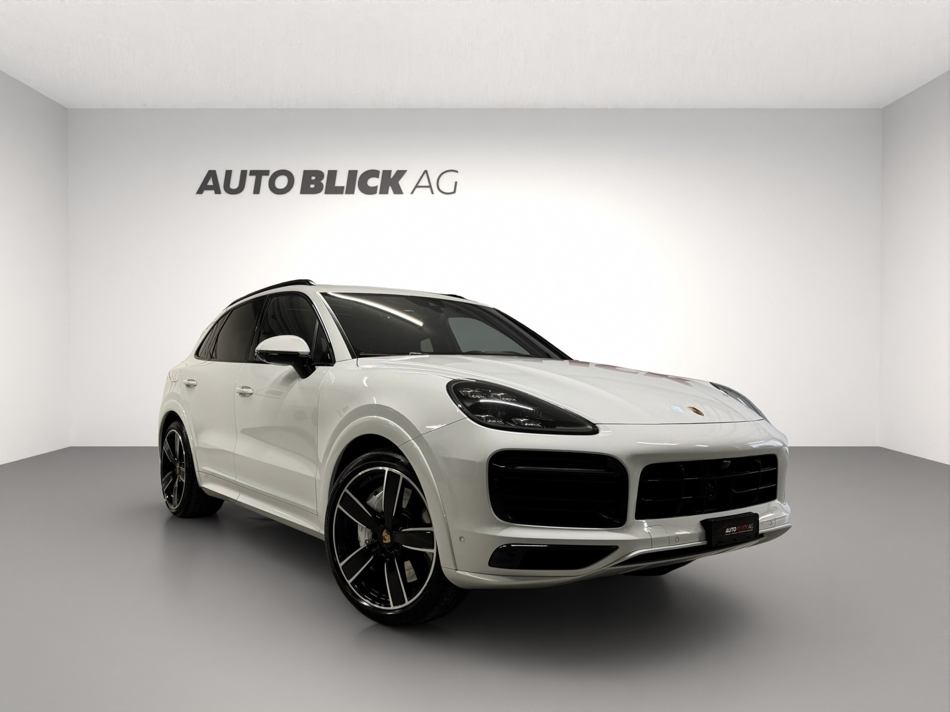 PORSCHE Cayenne GTS-image-1