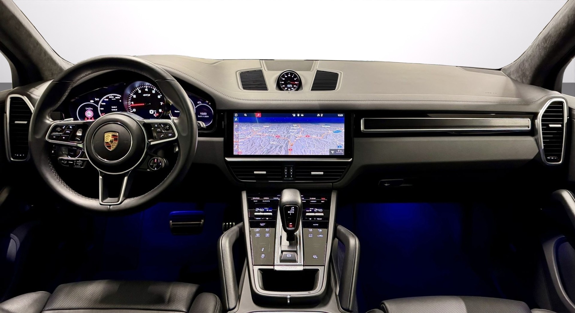 PORSCHE Cayenne GTS-image-11