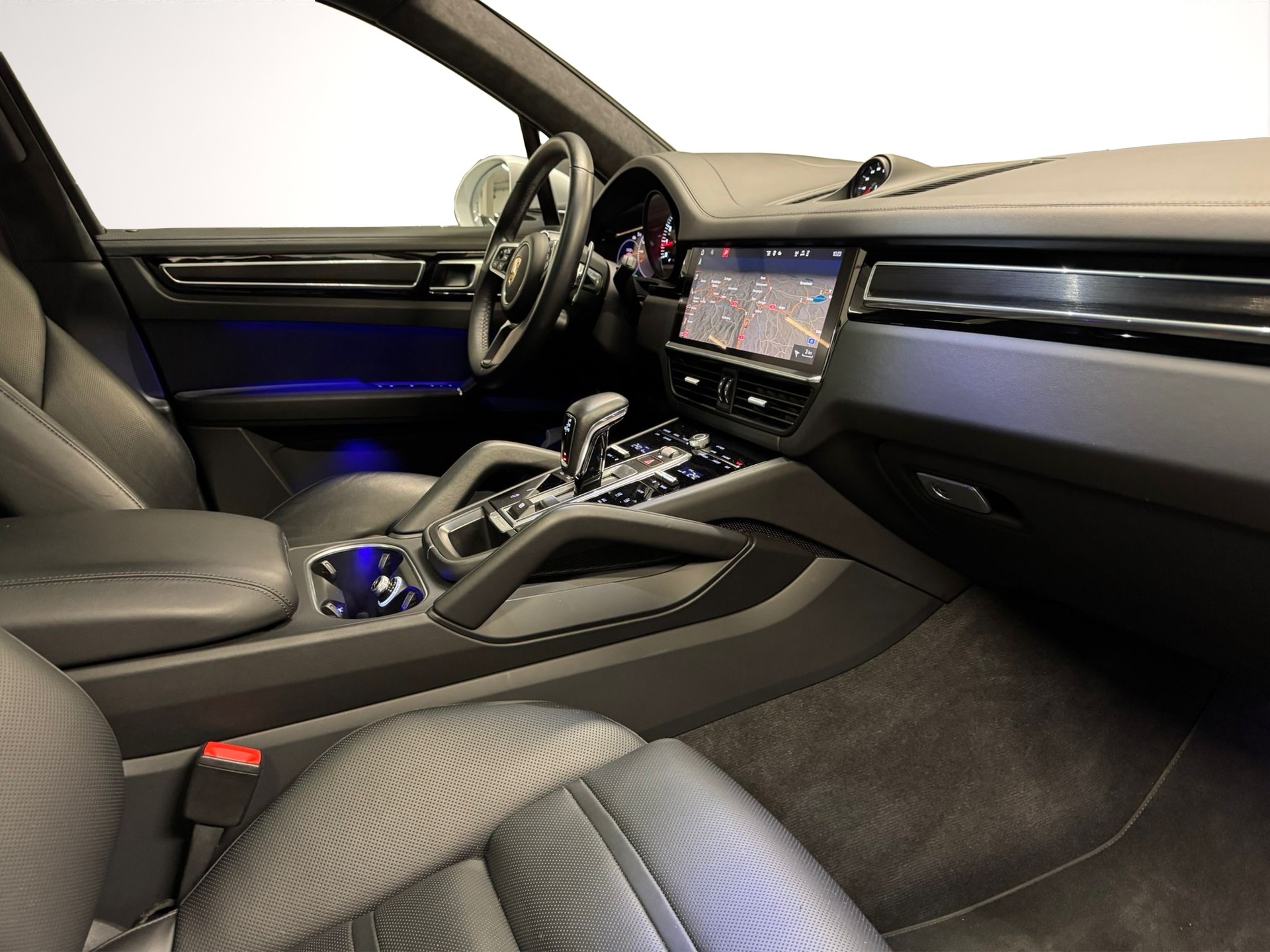 PORSCHE Cayenne GTS-image-13