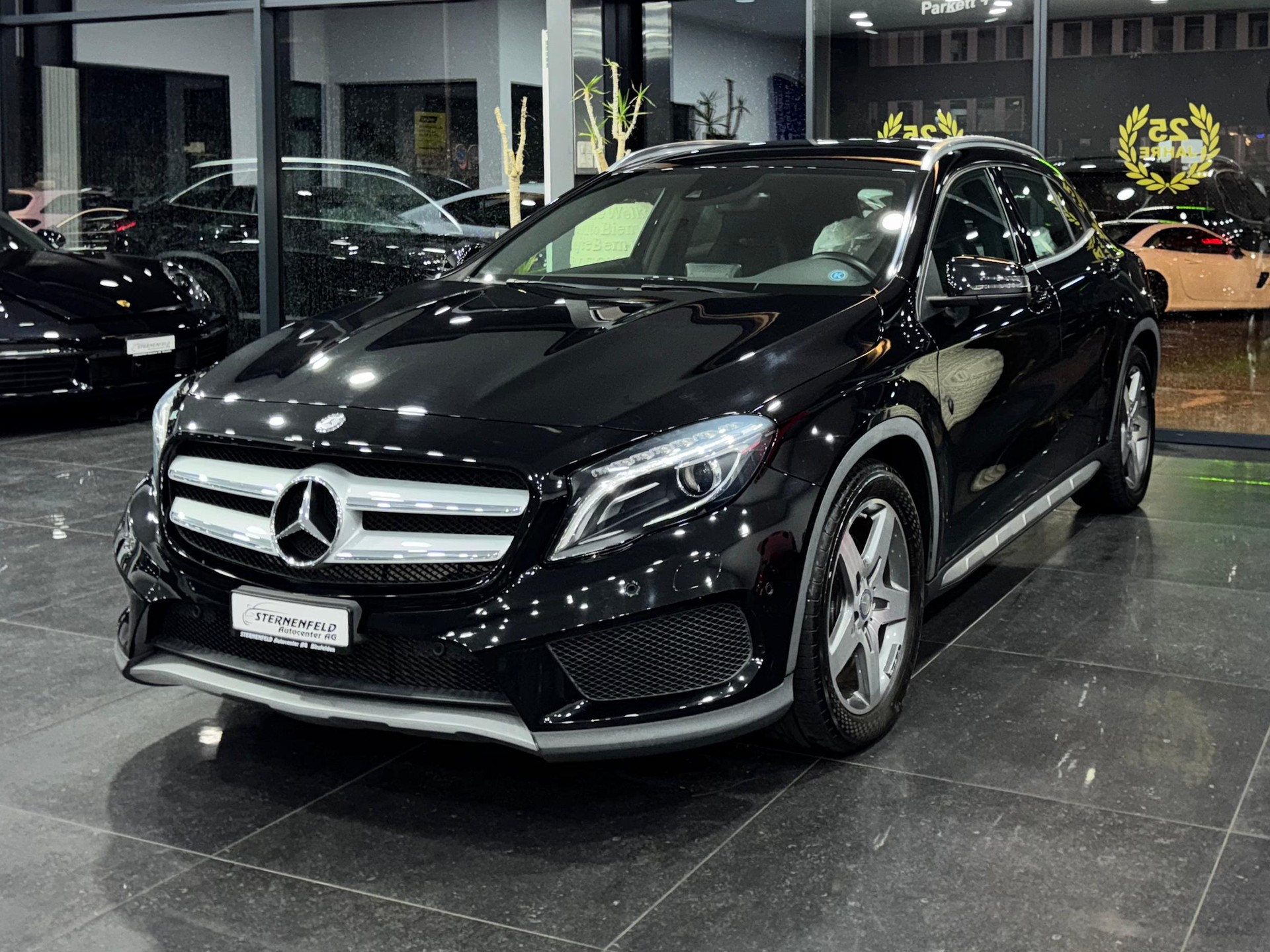 MERCEDES-BENZ GLA 250 AMG Line 7G-DCT