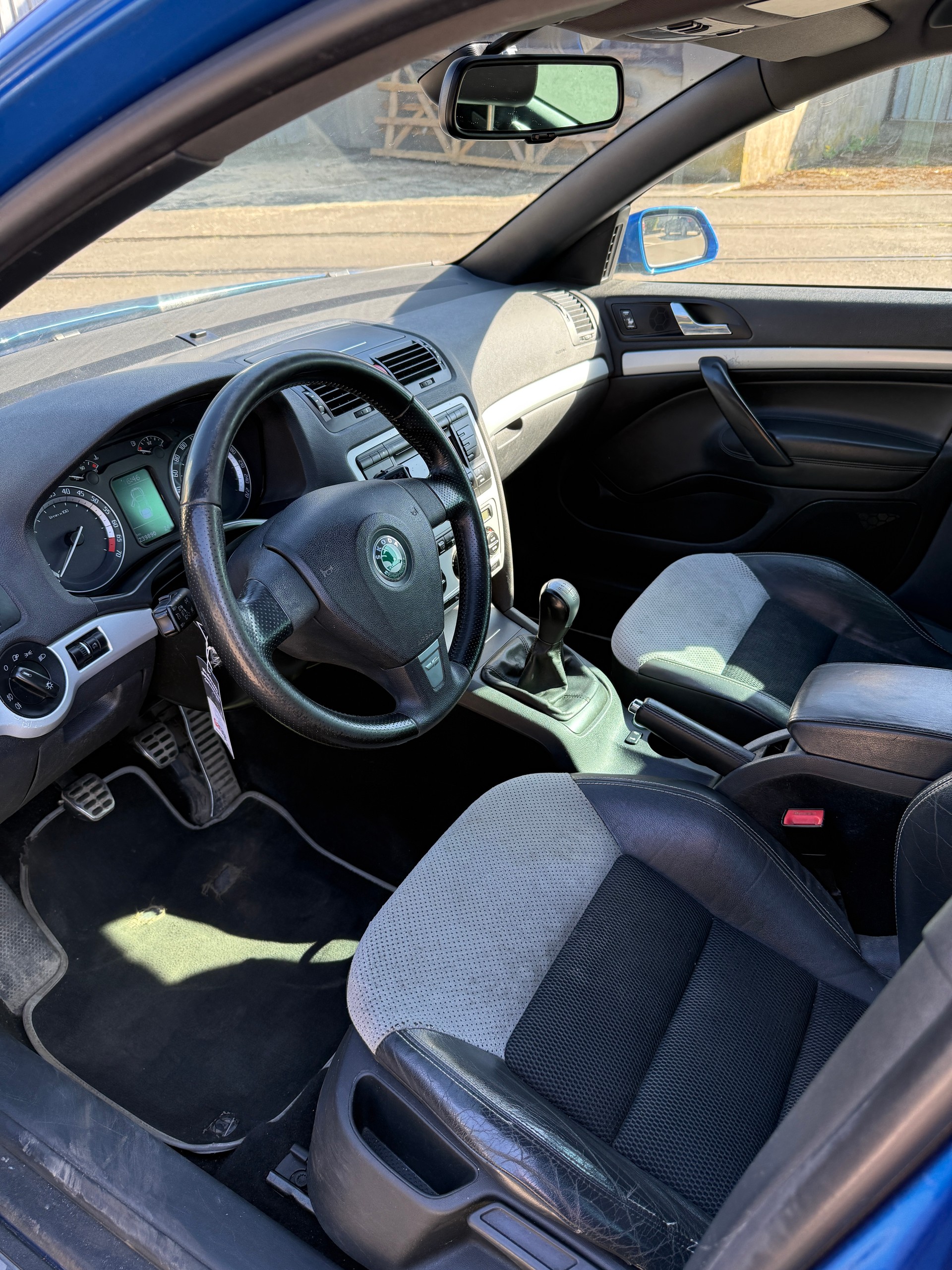 SKODA Octavia 2.0 TFSI RS-image-8
