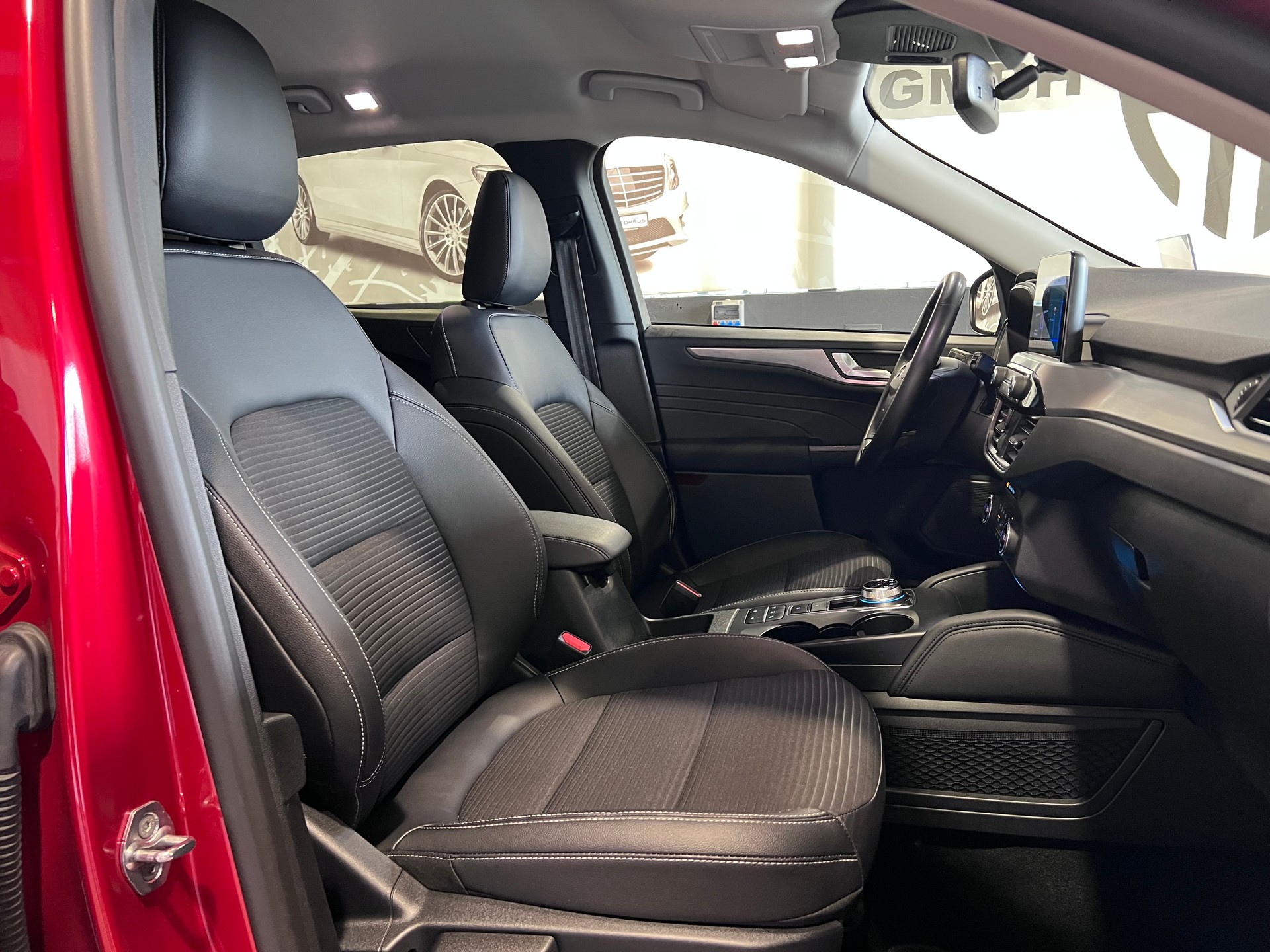 FORD Kuga 2.0 TDCi EcoBlue ST-Line X 4WD-image-13