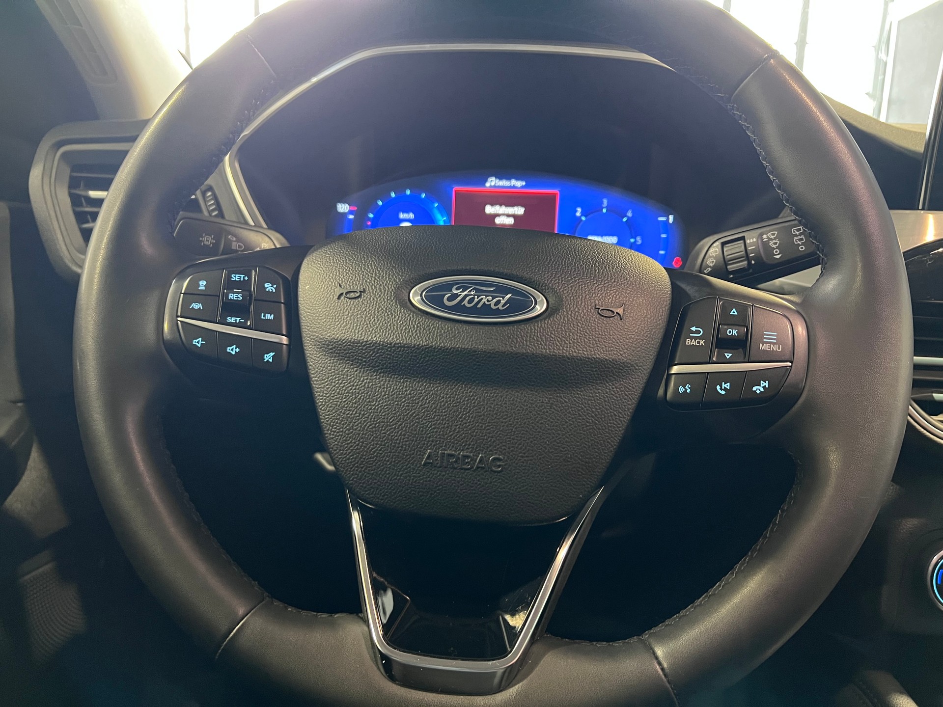 FORD Kuga 2.0 TDCi EcoBlue ST-Line X 4WD-image-28