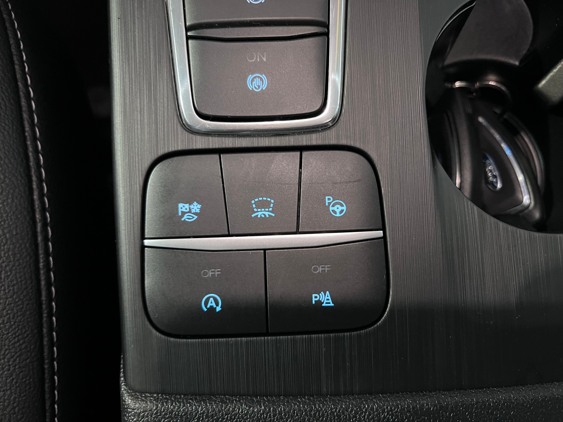 FORD Kuga 2.0 TDCi EcoBlue ST-Line X 4WD-image-23
