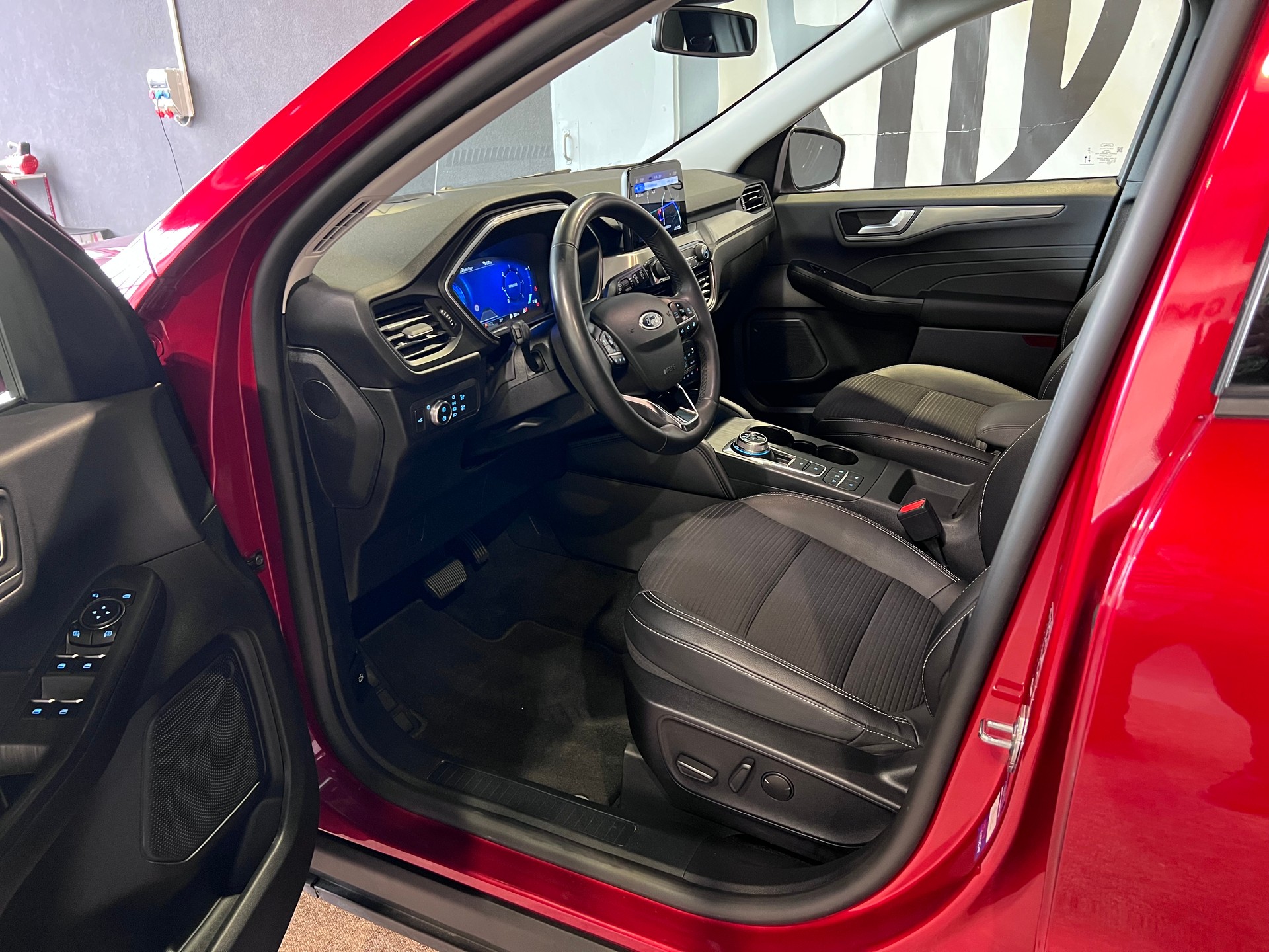 FORD Kuga 2.0 TDCi EcoBlue ST-Line X 4WD-image-10