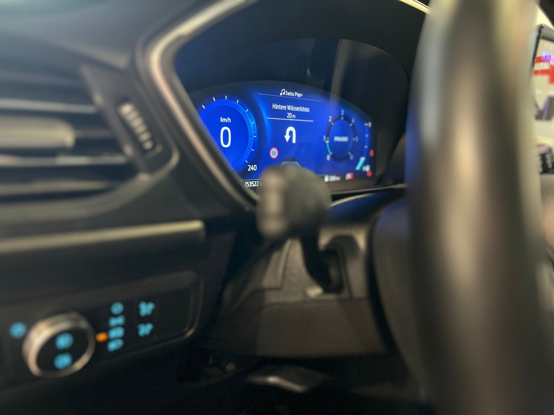 FORD Kuga 2.0 TDCi EcoBlue ST-Line X 4WD-image-27