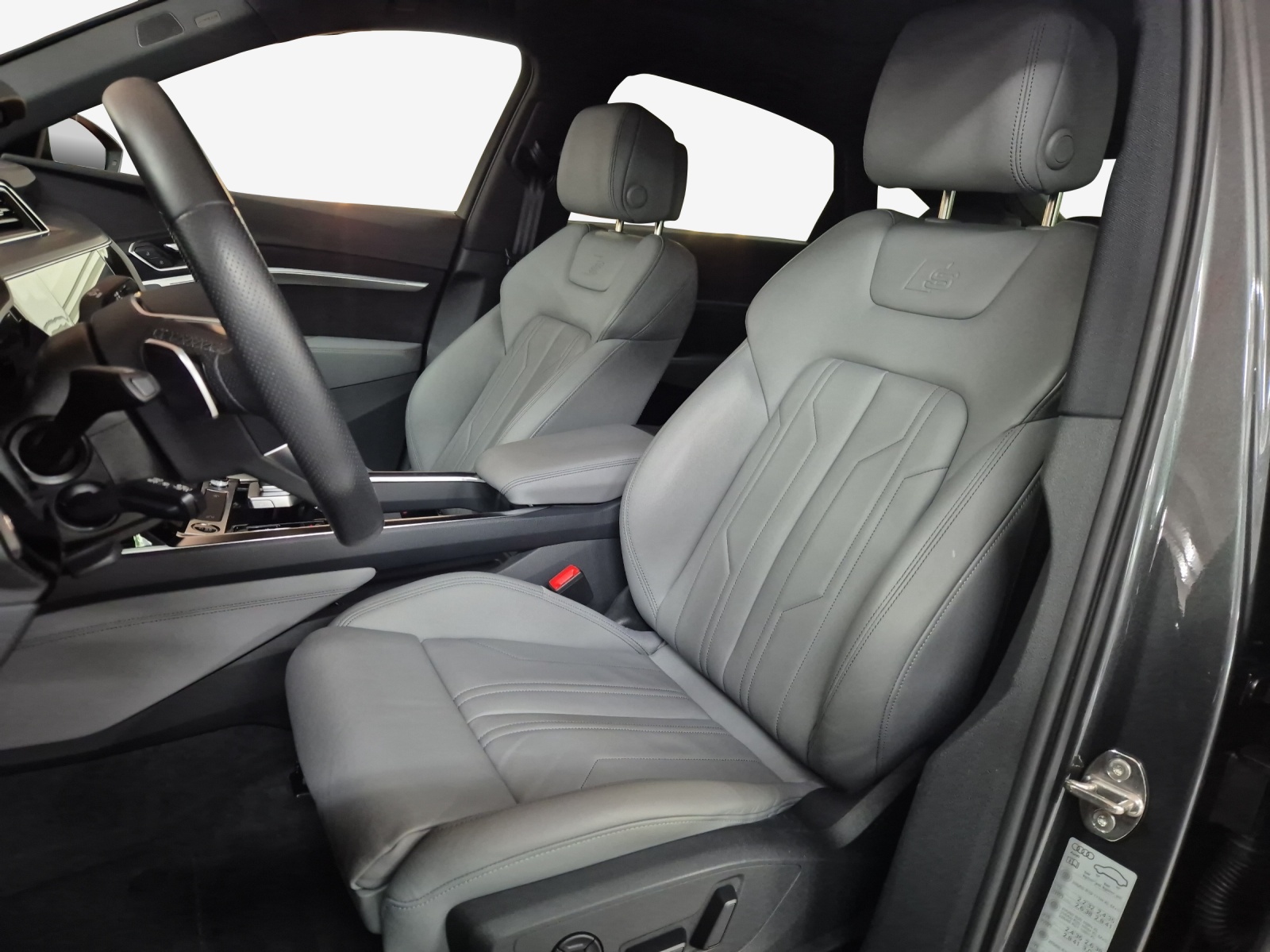AUDI e-tron 55 Sportback S Line Black Edition quattro-image-8