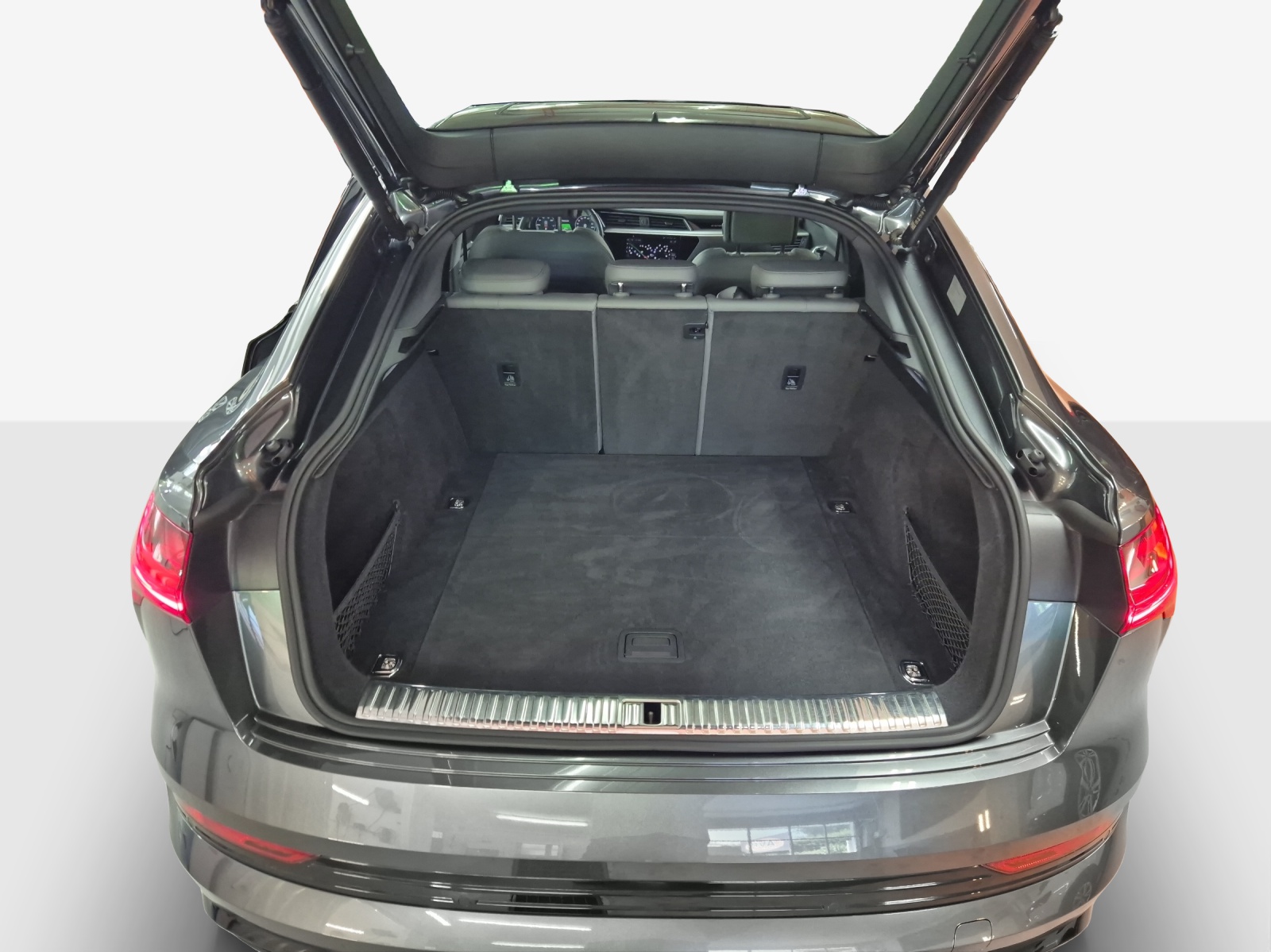 AUDI e-tron 55 Sportback S Line Black Edition quattro-image-13