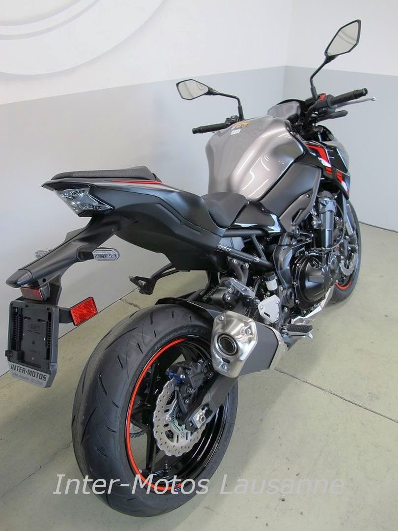 KAWASAKI Z900-showroom-element-1