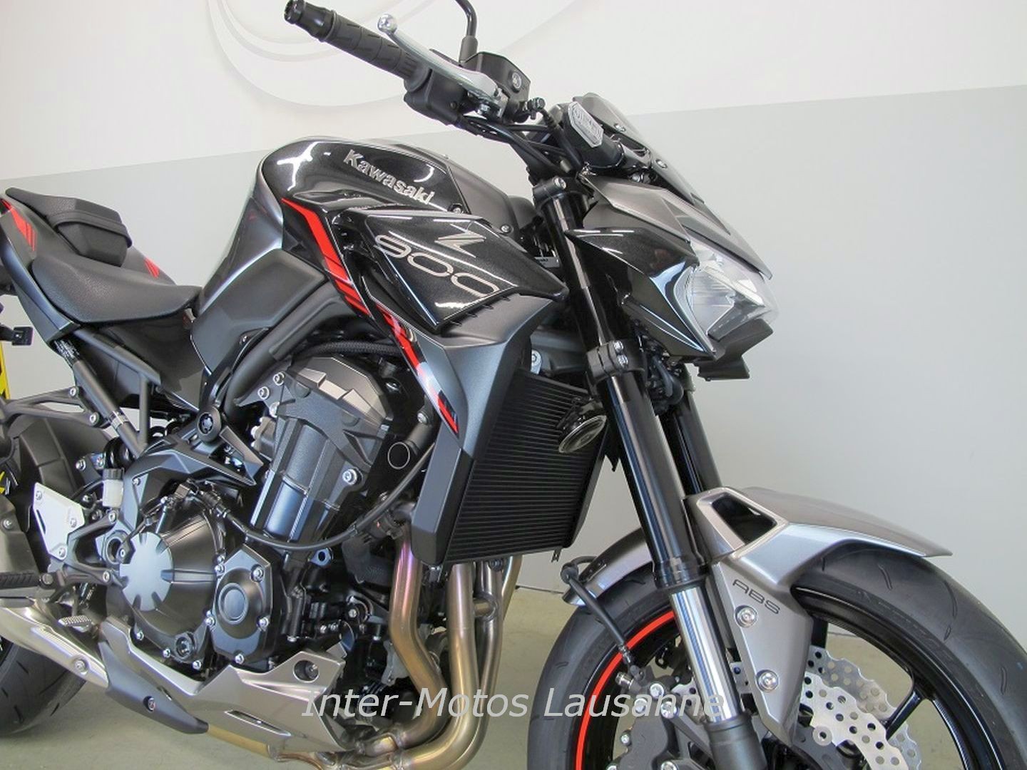 KAWASAKI Z900-showroom-element-3